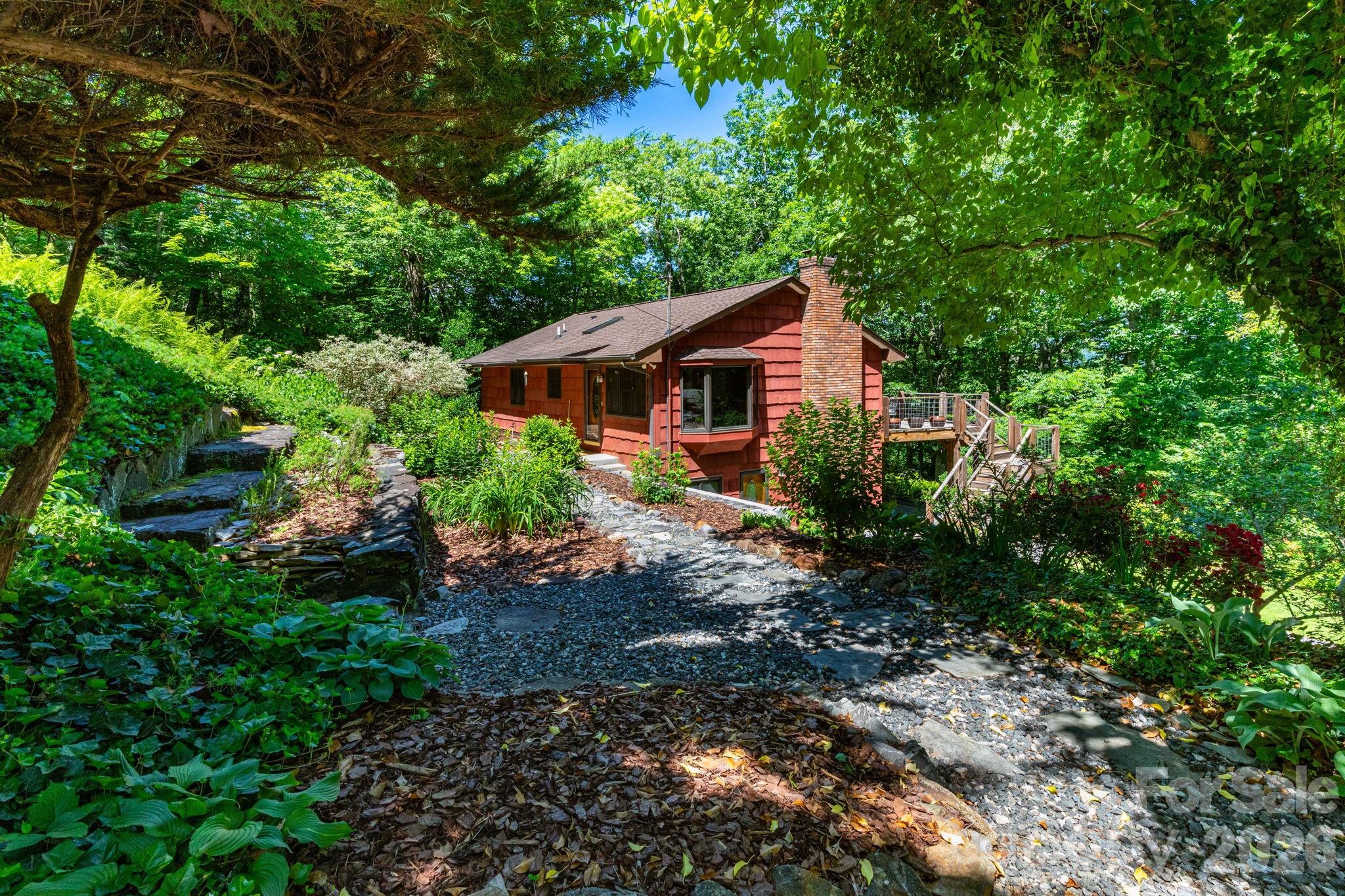 168 Blossom Ridge — Leicester