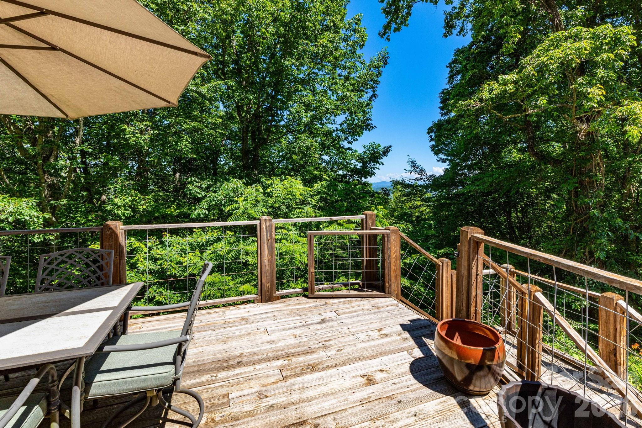 168 Blossom Ridge — Leicester