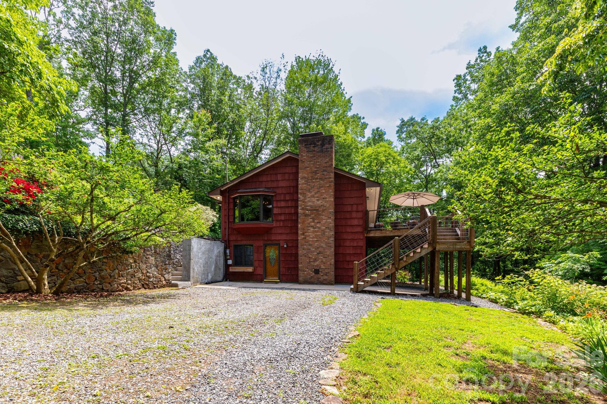 168 Blossom Ridge — Leicester
