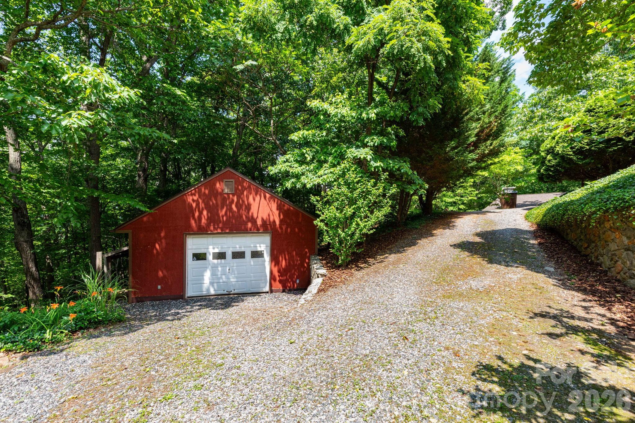 168 Blossom Ridge — Leicester