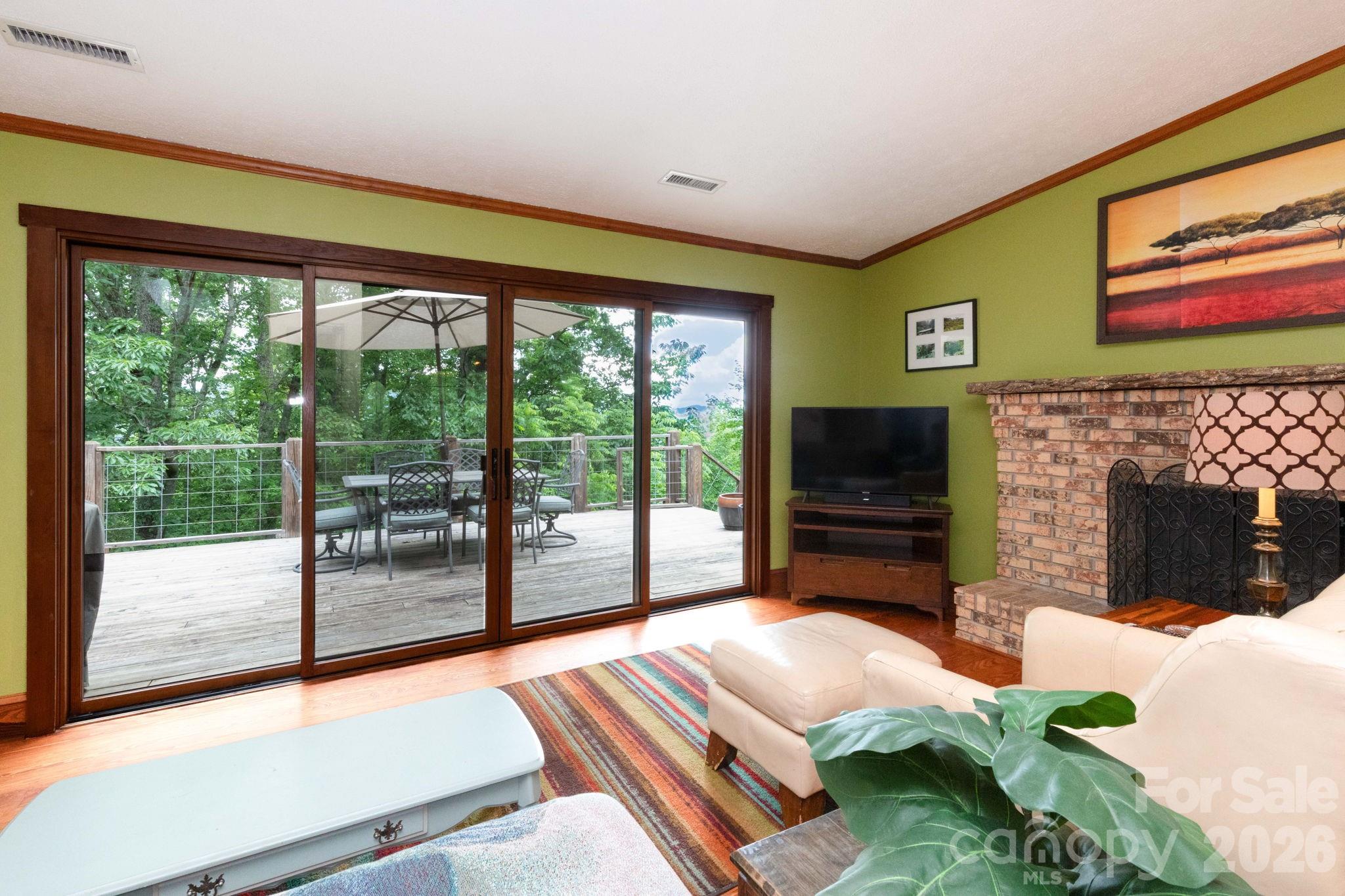 168 Blossom Ridge — Leicester