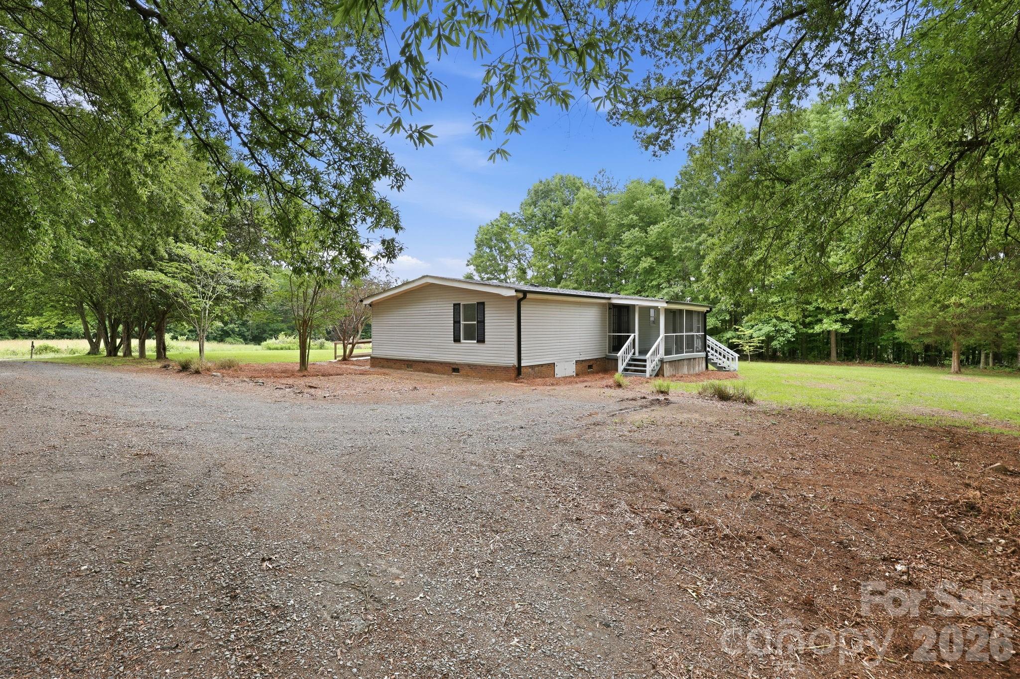 19082 Bear Creek Church Road — Richfield