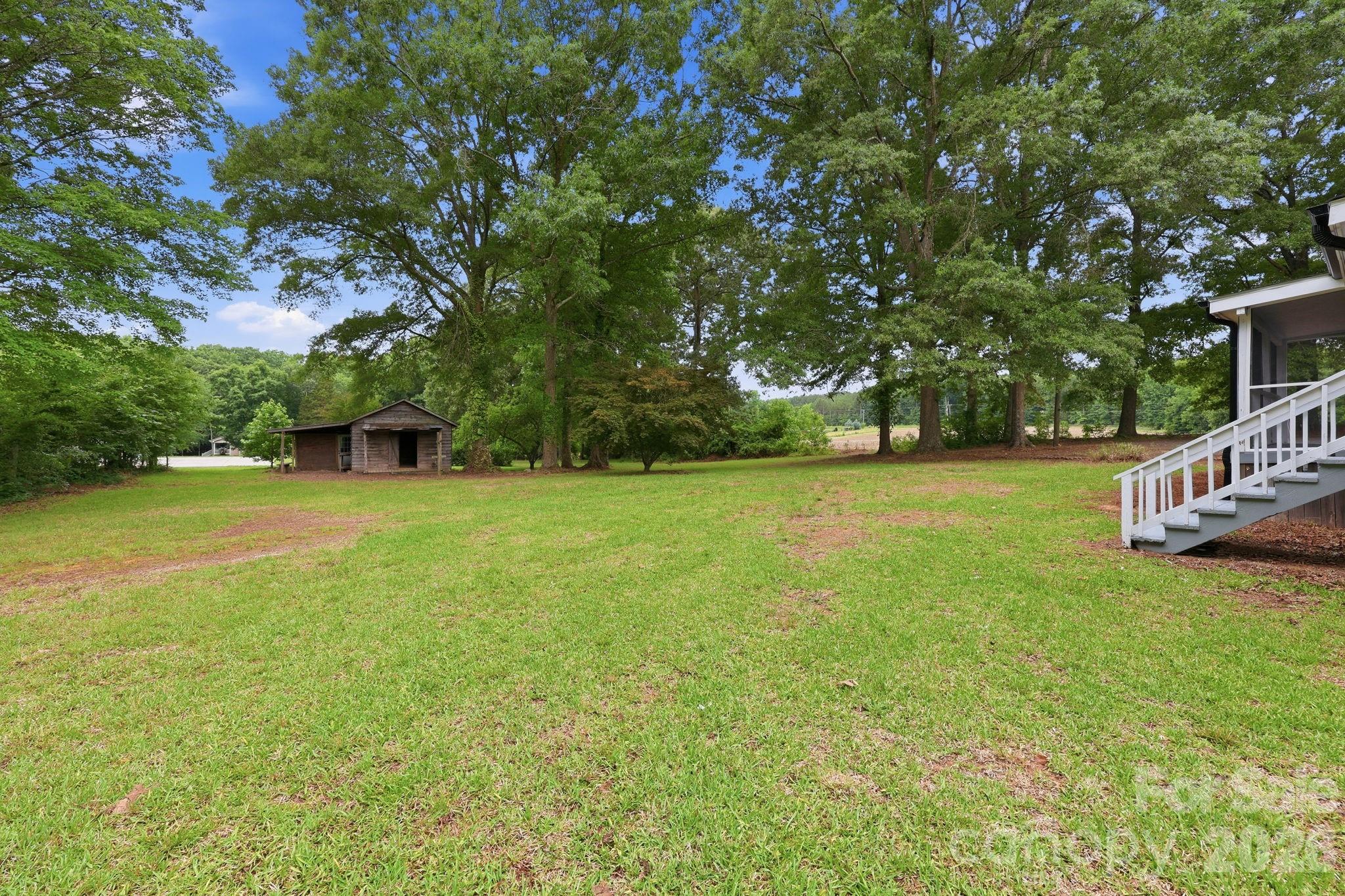 19082 Bear Creek Church Road — Richfield