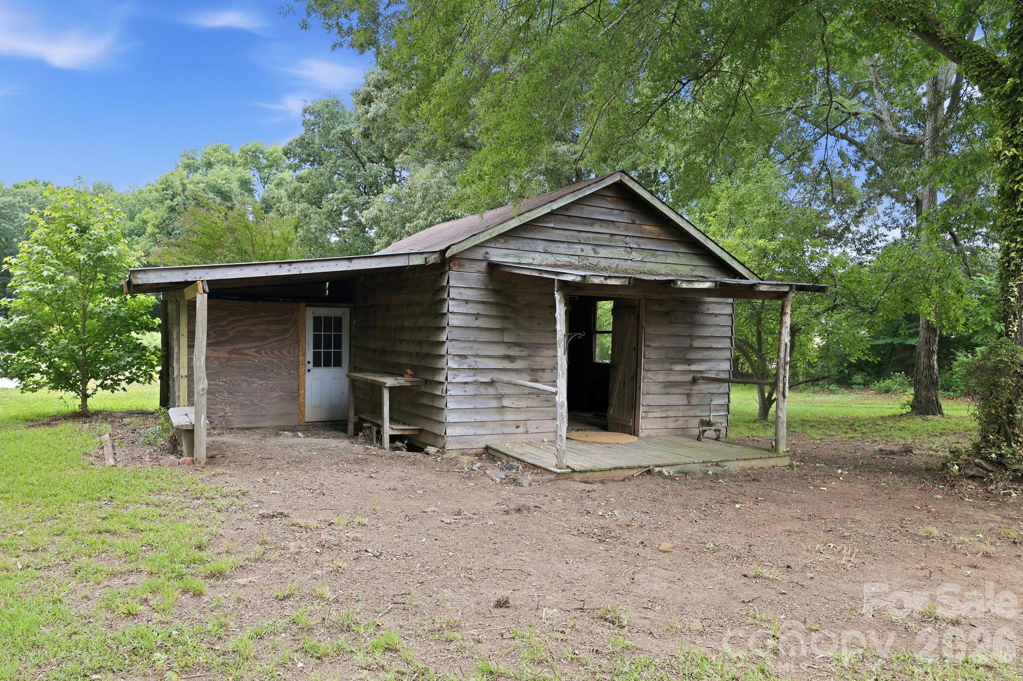 19082 Bear Creek Church Road — Richfield