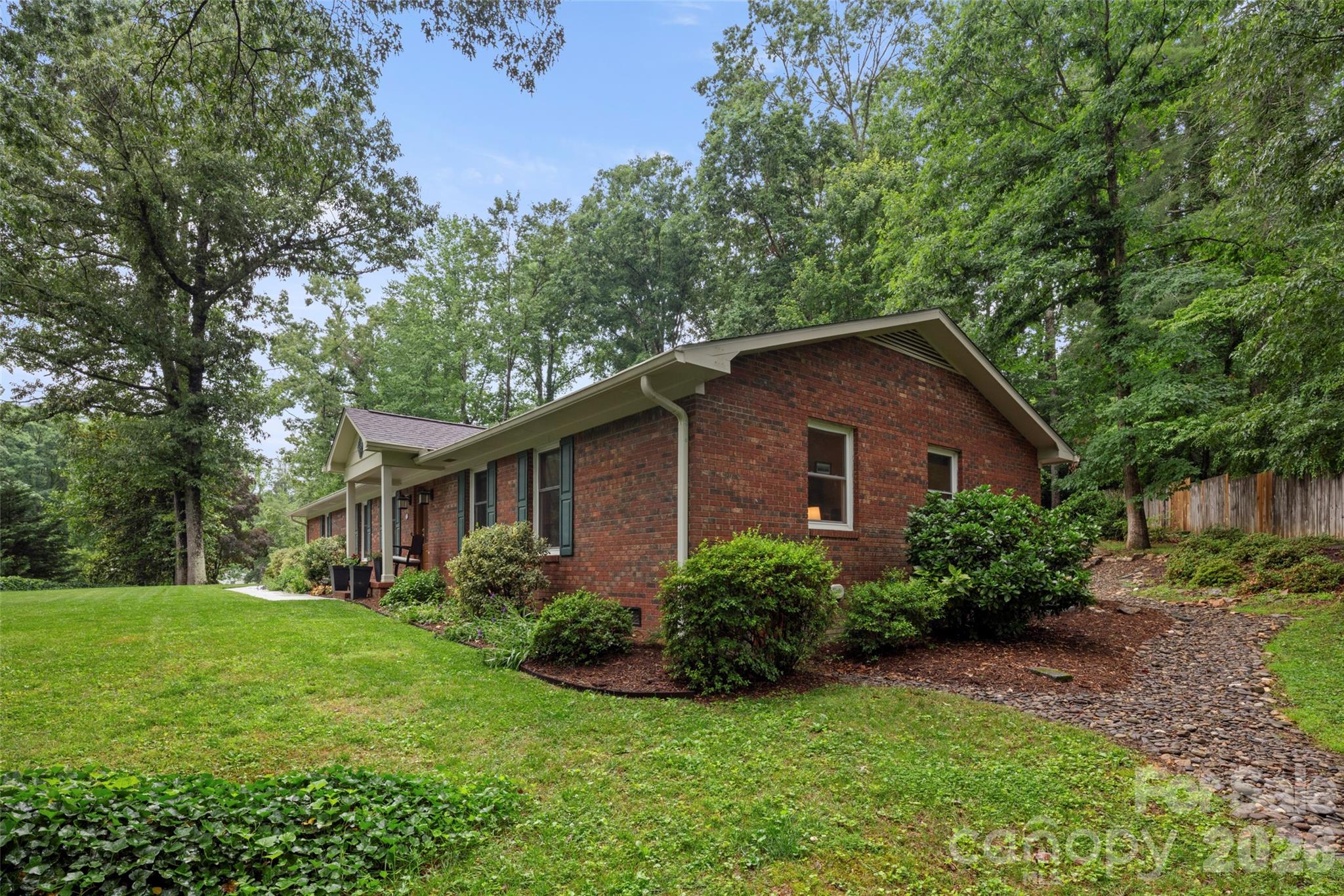 126 Mockingbird Drive — Hendersonville