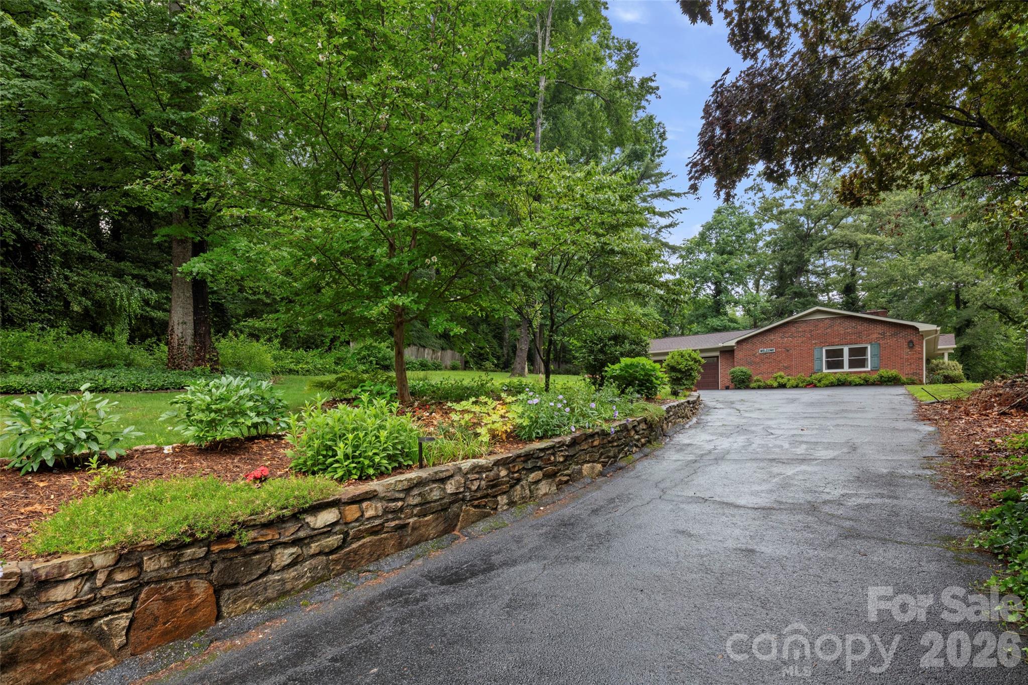 126 Mockingbird Drive — Hendersonville