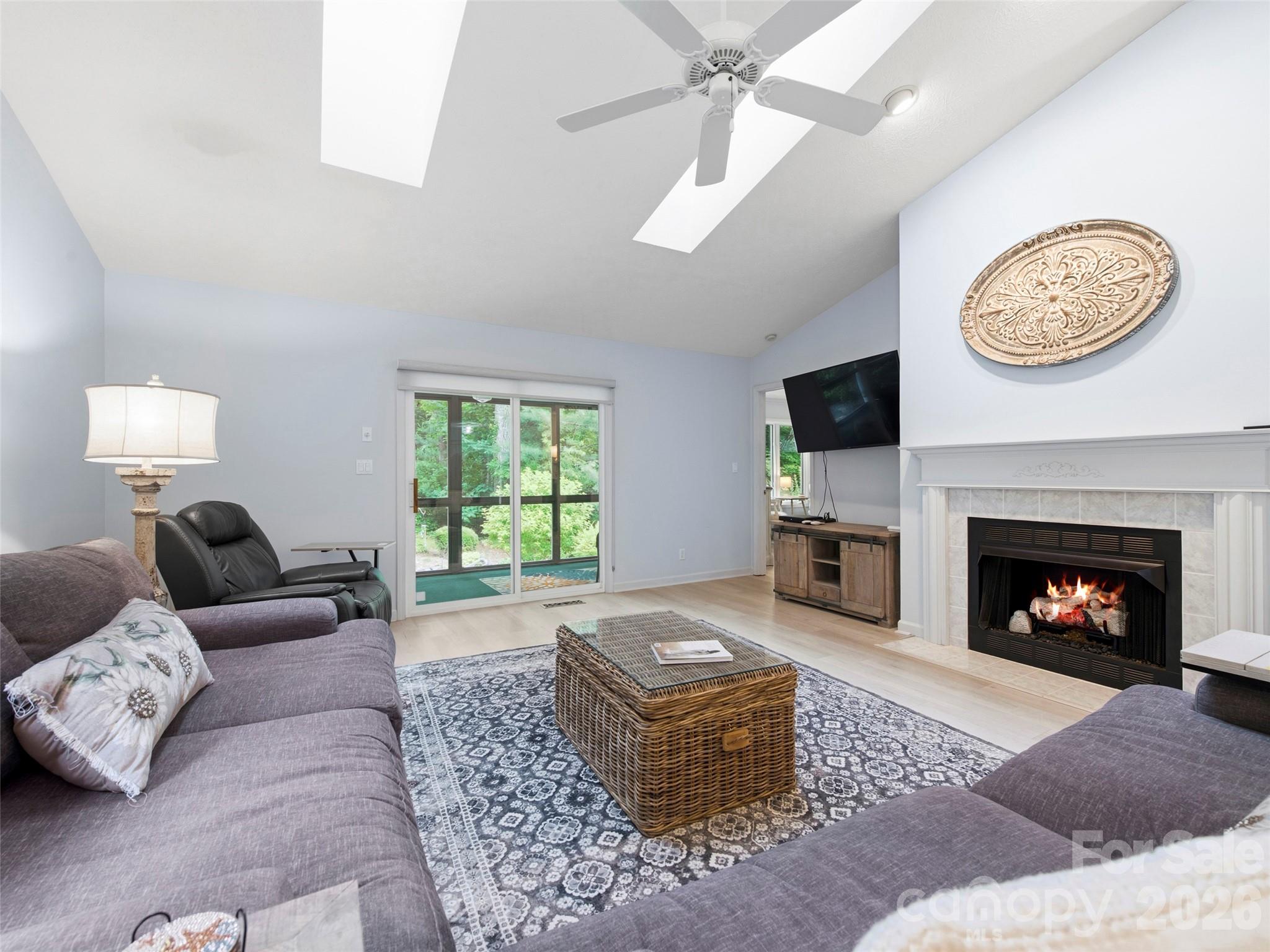 83 Laurel Ridge Place — Hendersonville