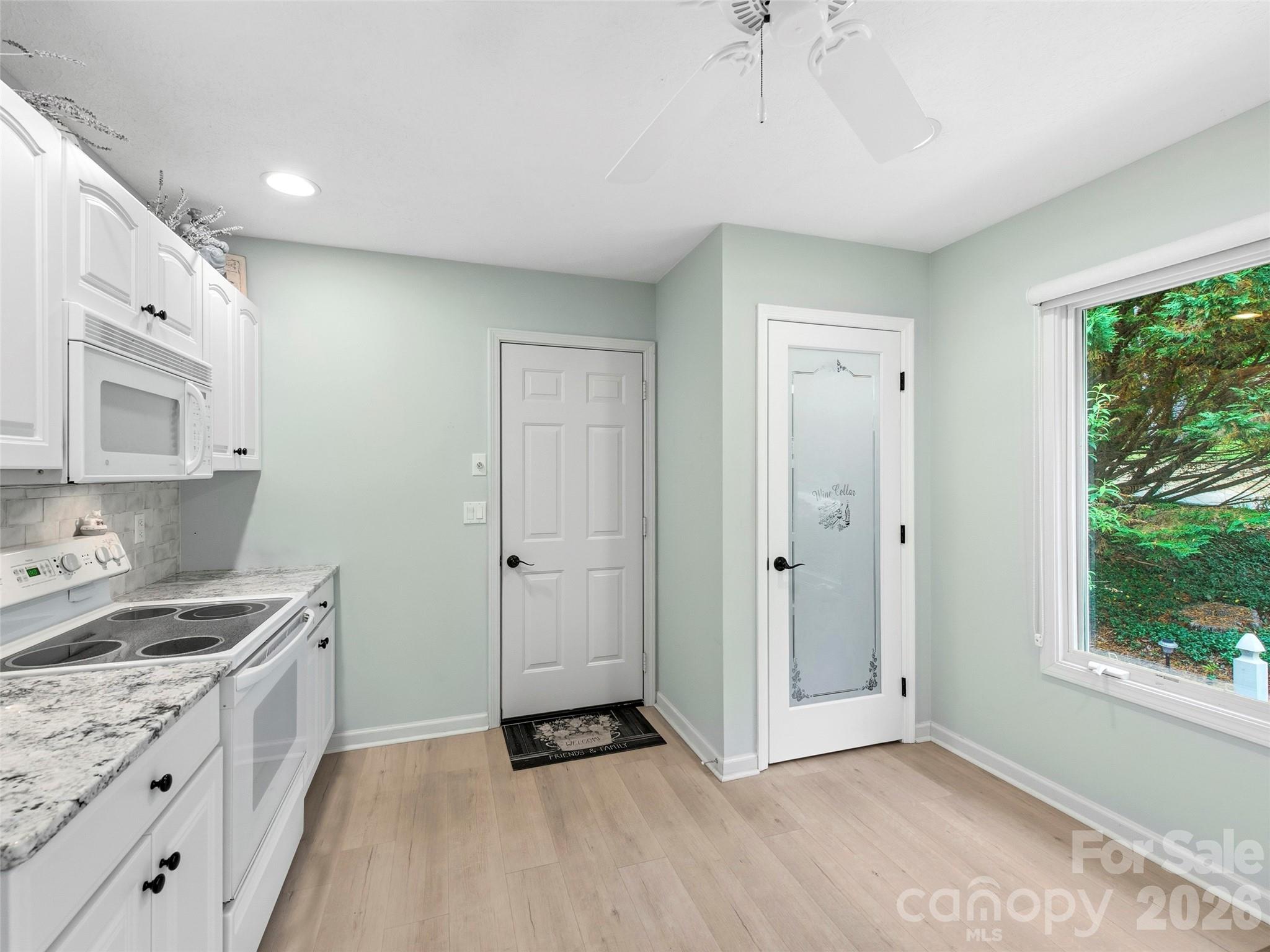 83 Laurel Ridge Place — Hendersonville