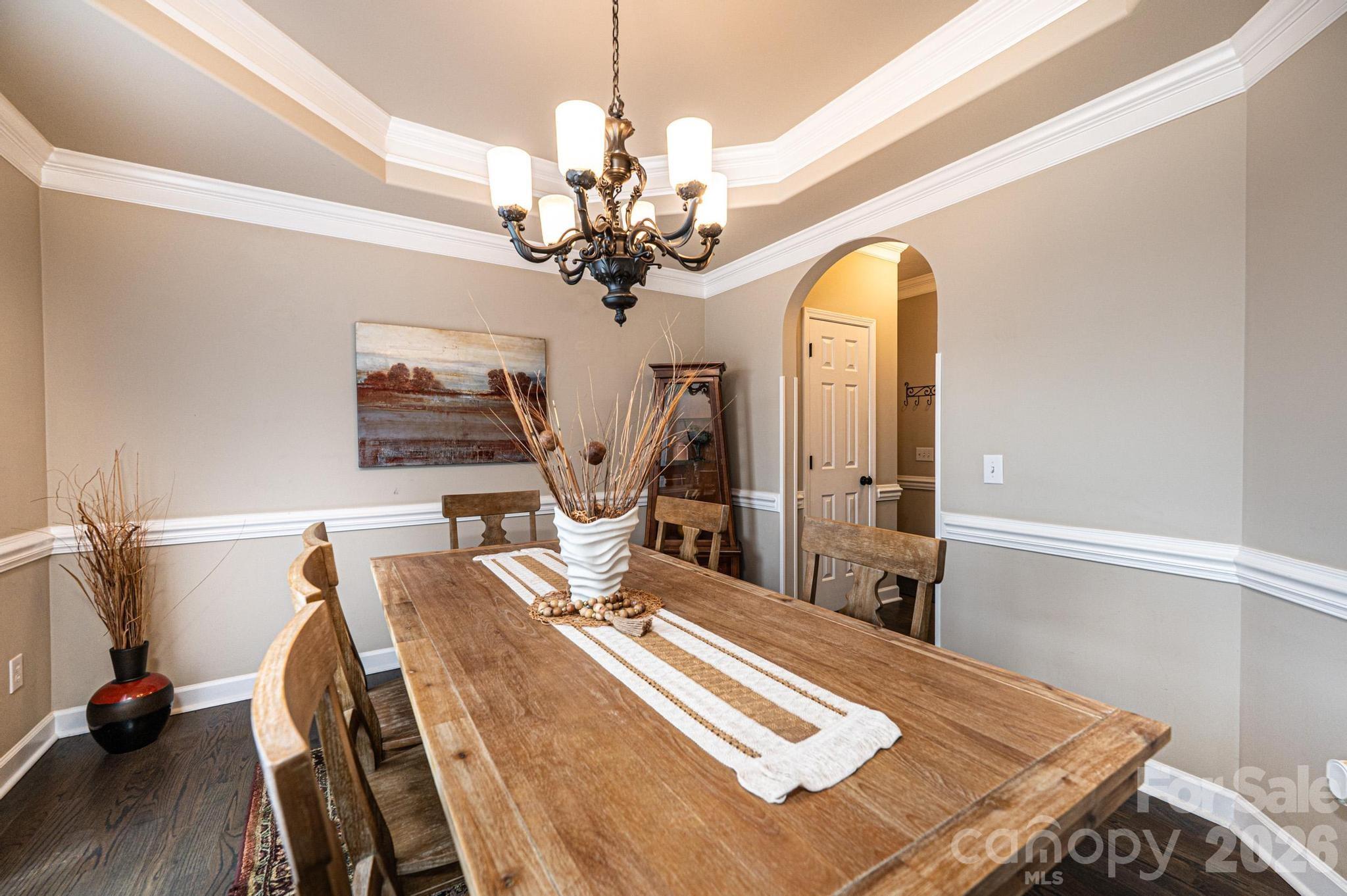 5700 Crown Terrace — Hickory