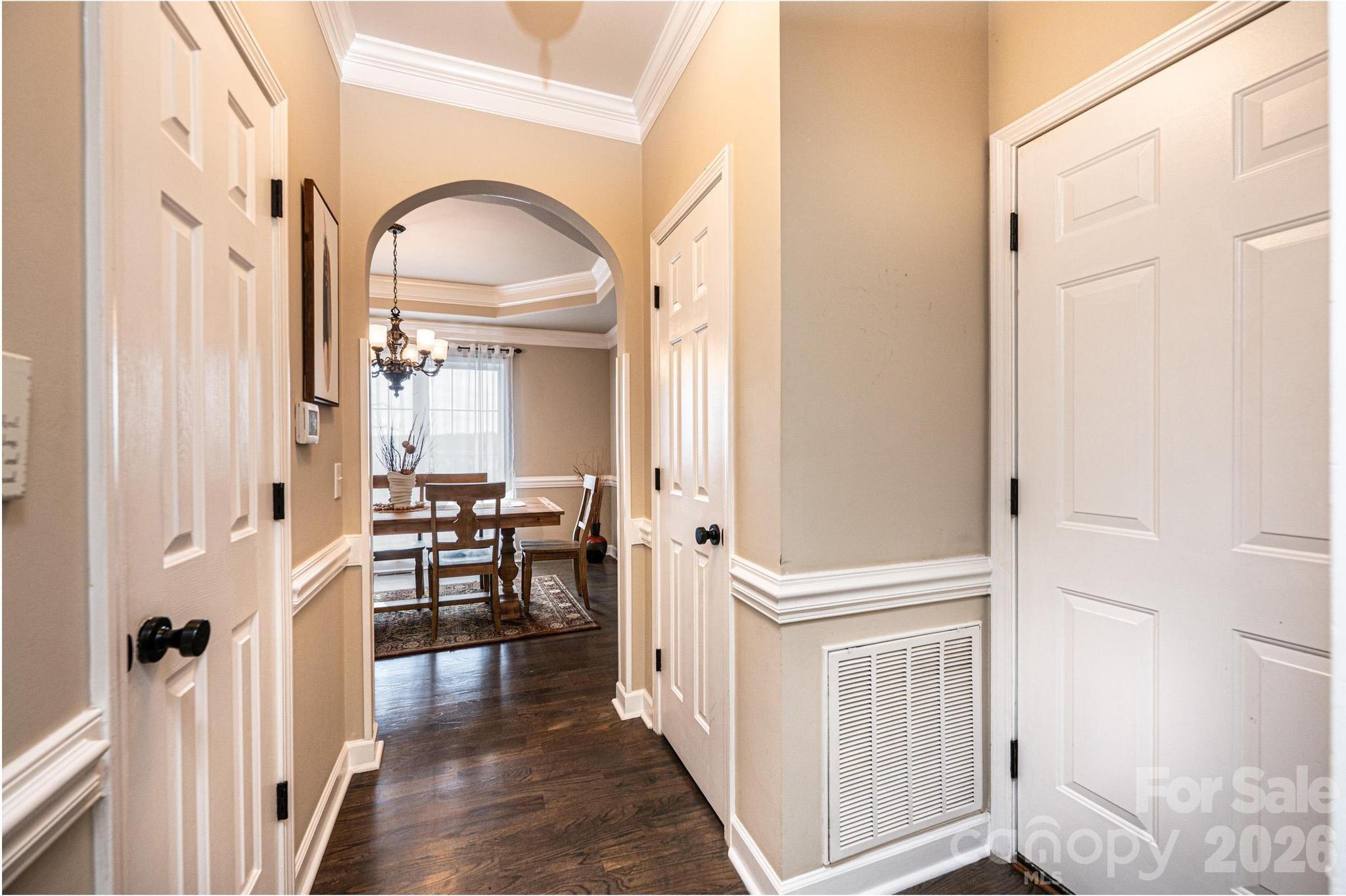 5700 Crown Terrace — Hickory