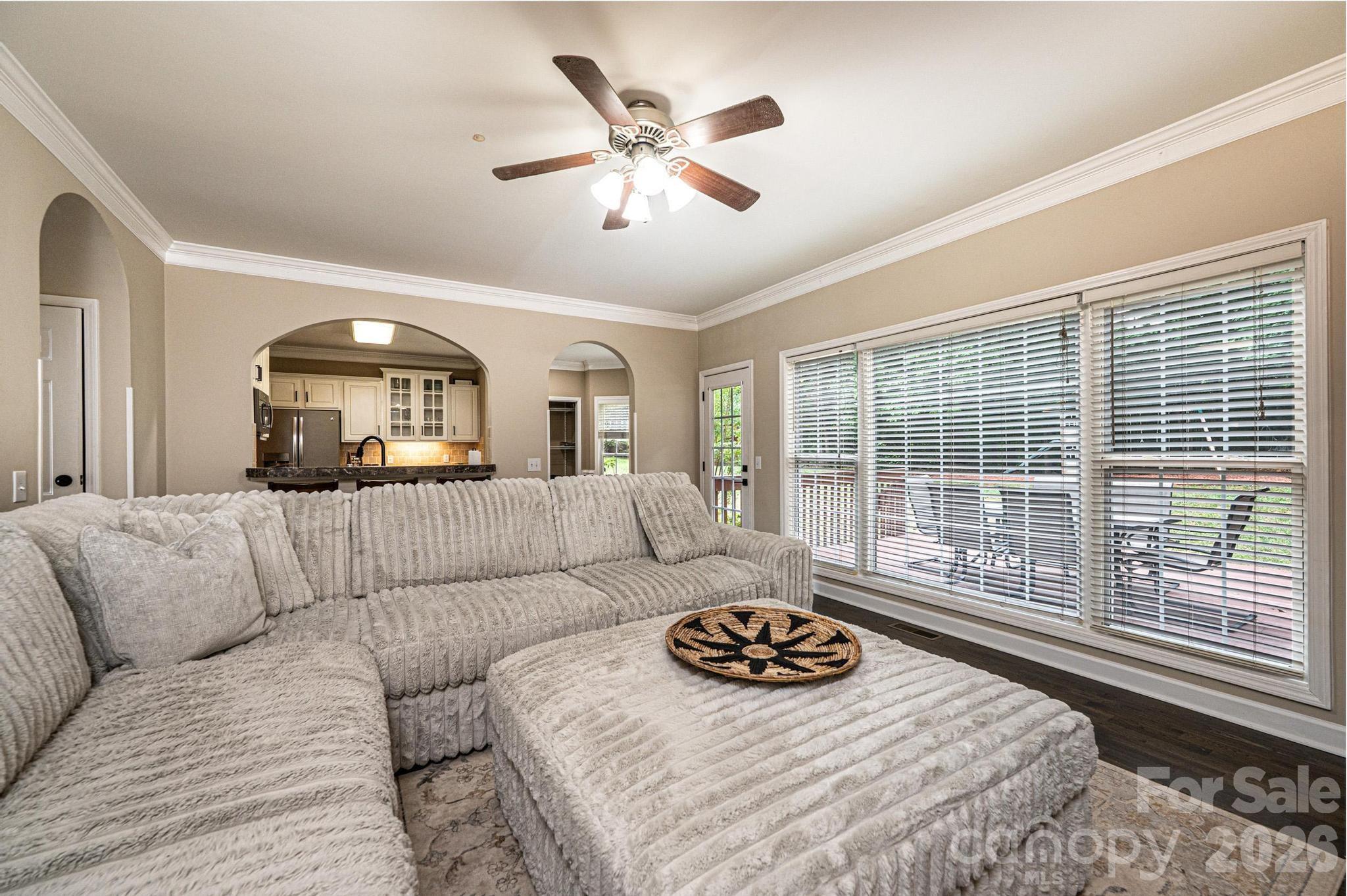 5700 Crown Terrace — Hickory