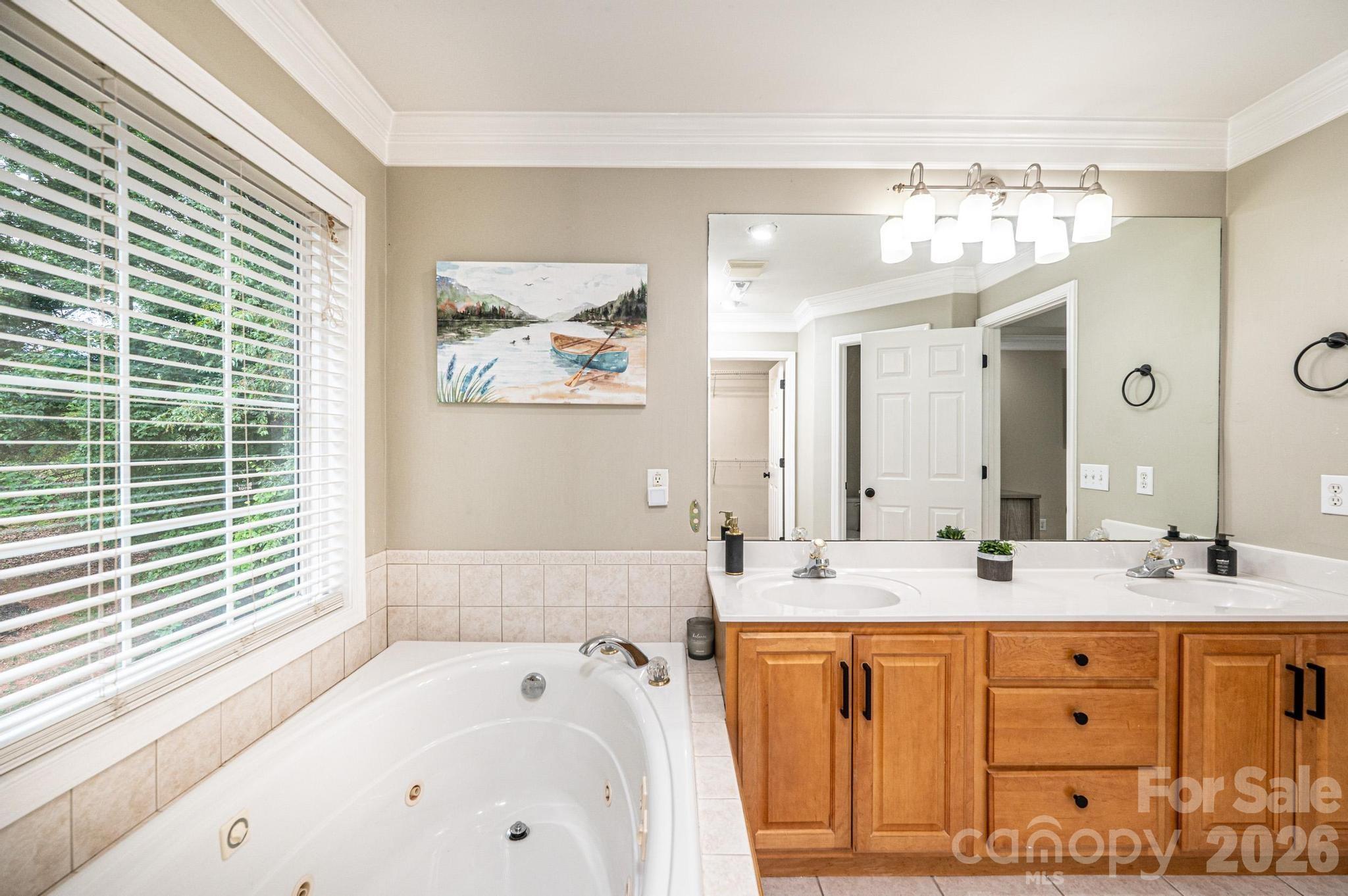 5700 Crown Terrace — Hickory