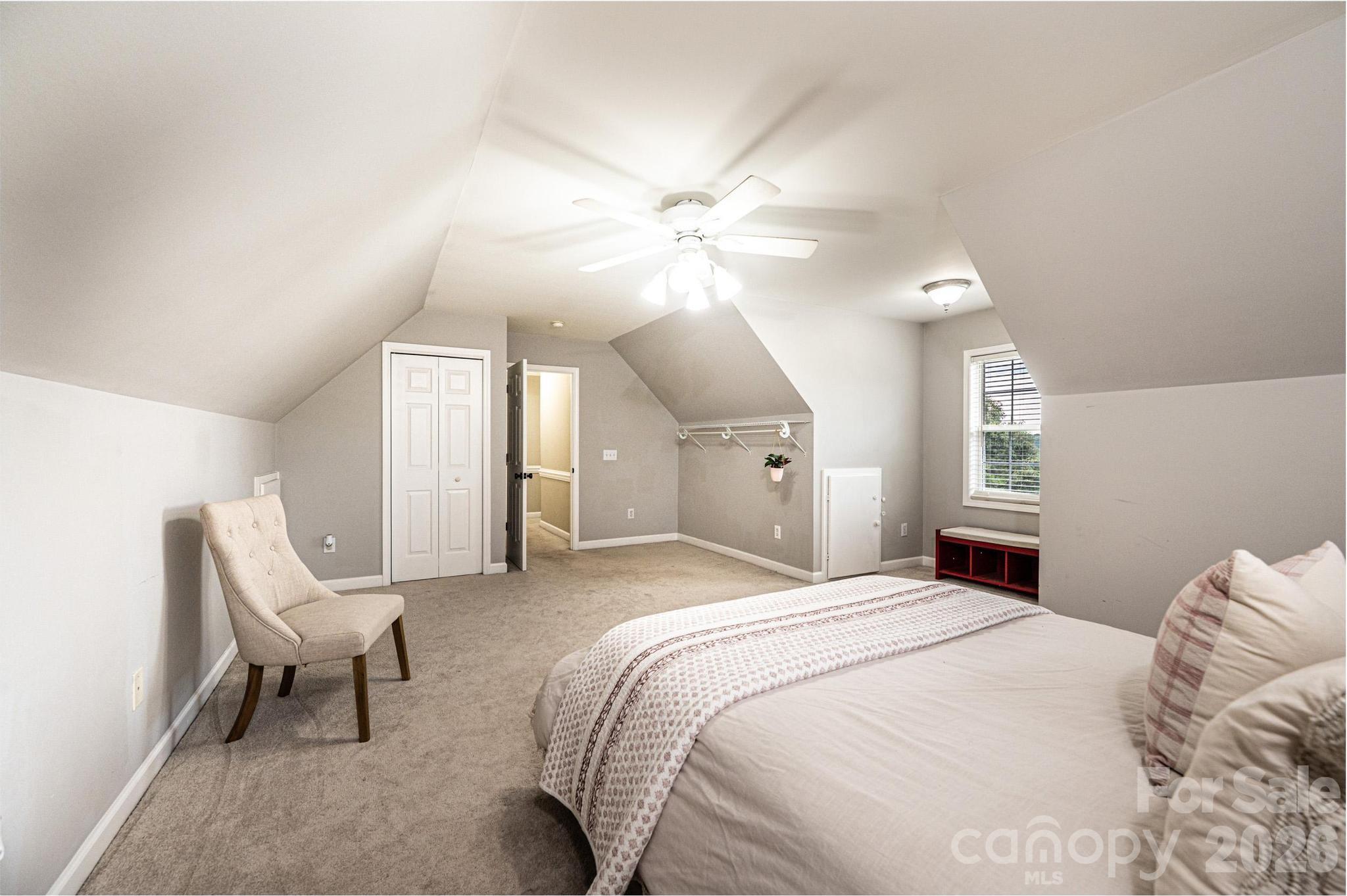 5700 Crown Terrace — Hickory