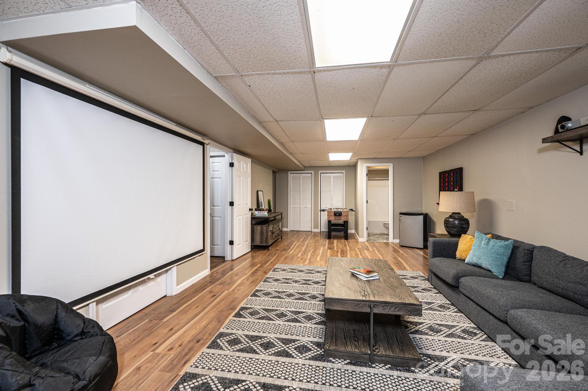 5700 Crown Terrace — Hickory