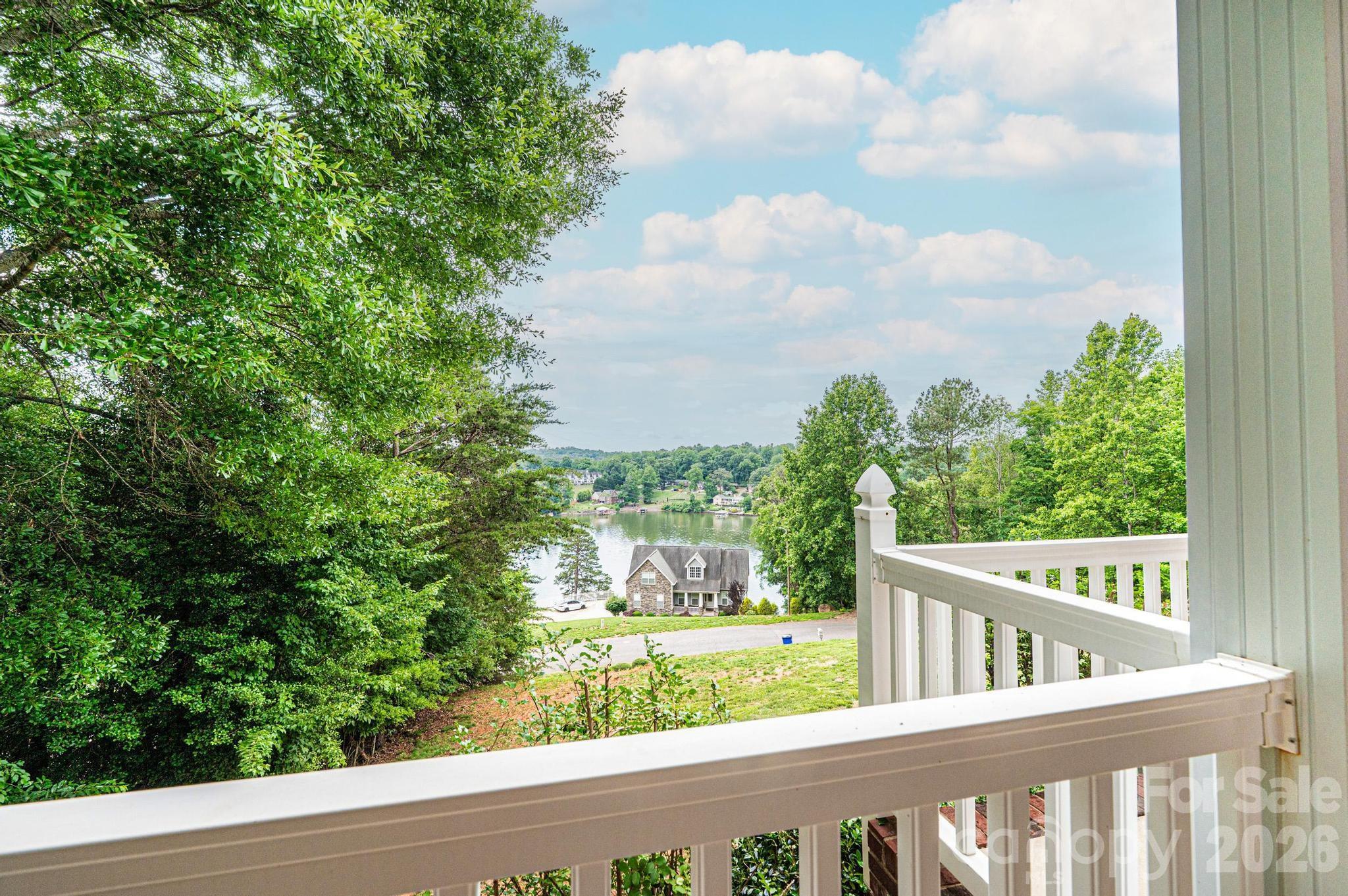 5700 Crown Terrace — Hickory