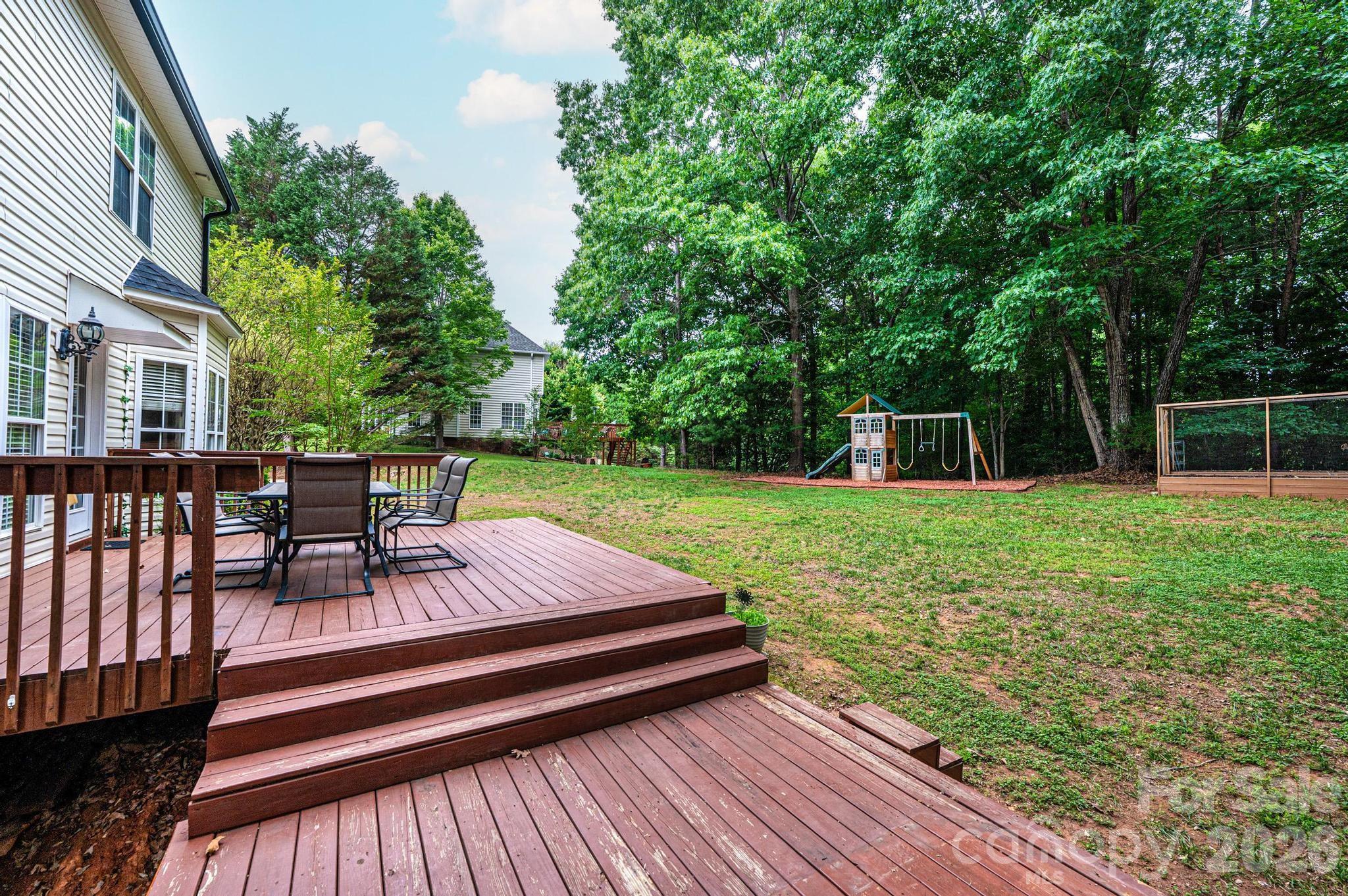 5700 Crown Terrace — Hickory