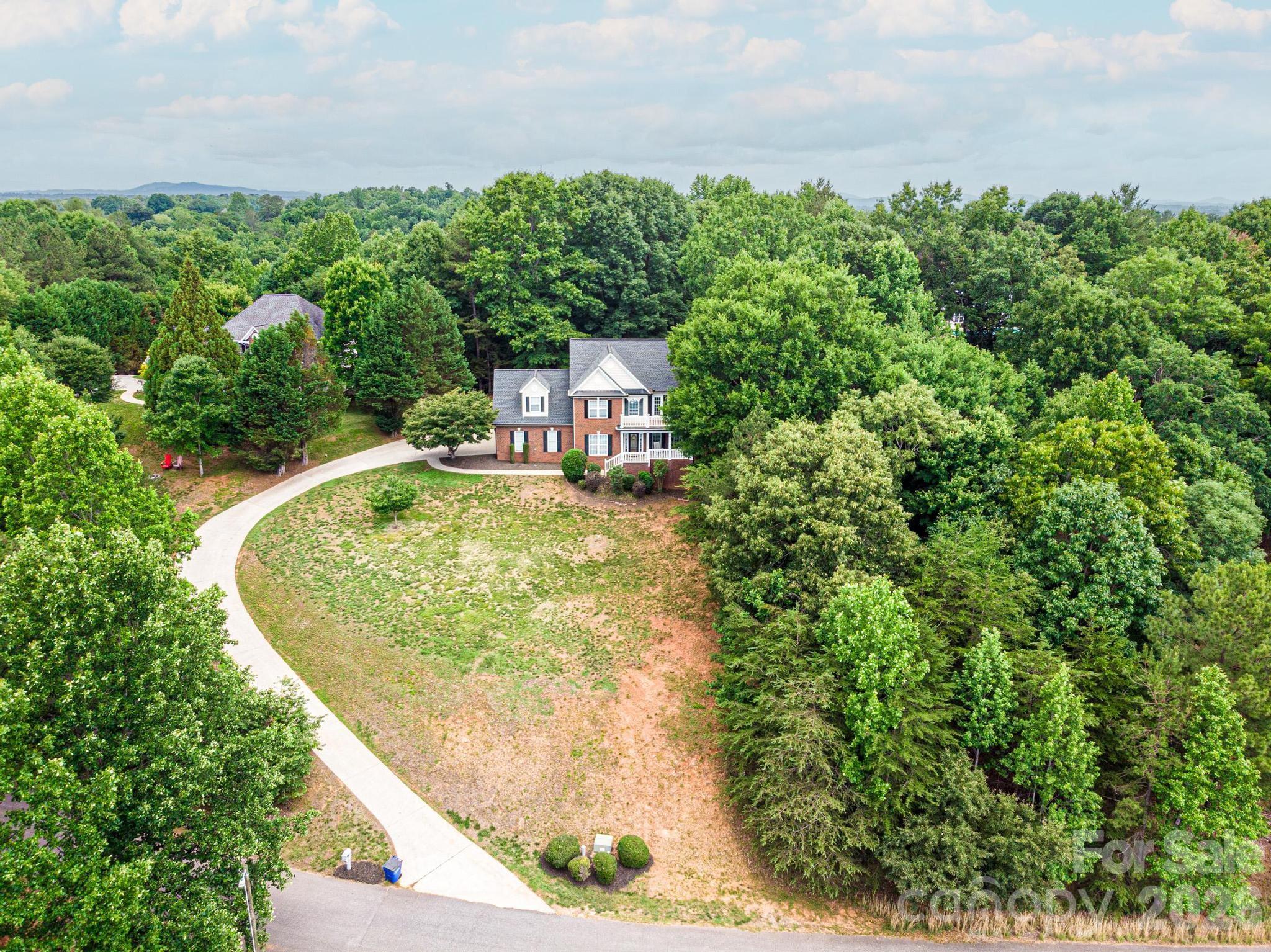 5700 Crown Terrace — Hickory
