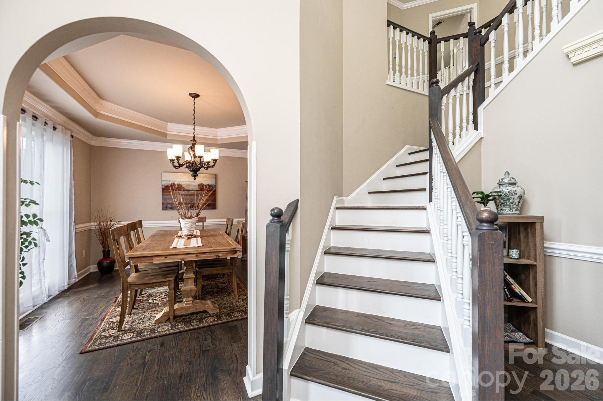5700 Crown Terrace — Hickory