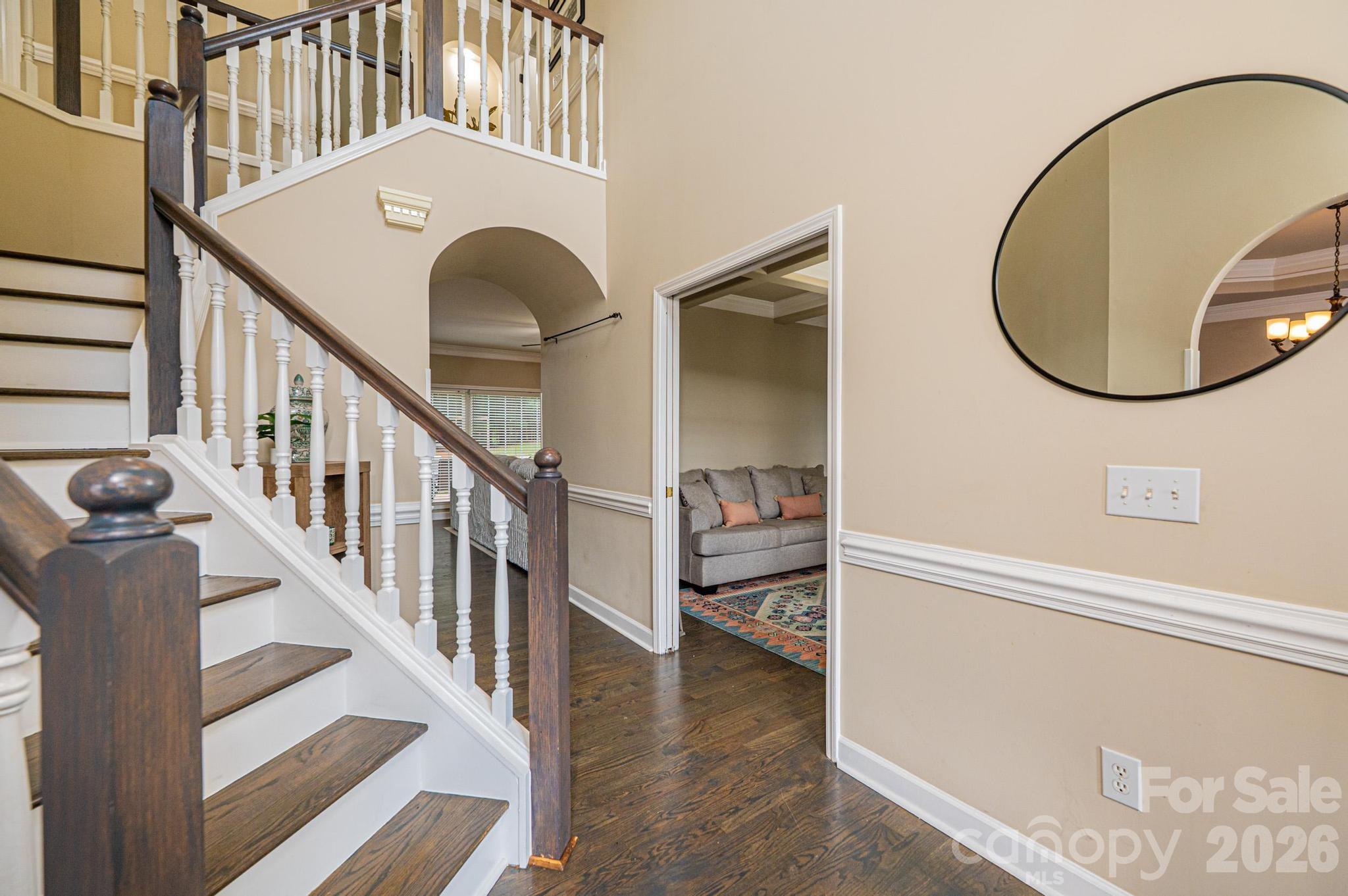5700 Crown Terrace — Hickory