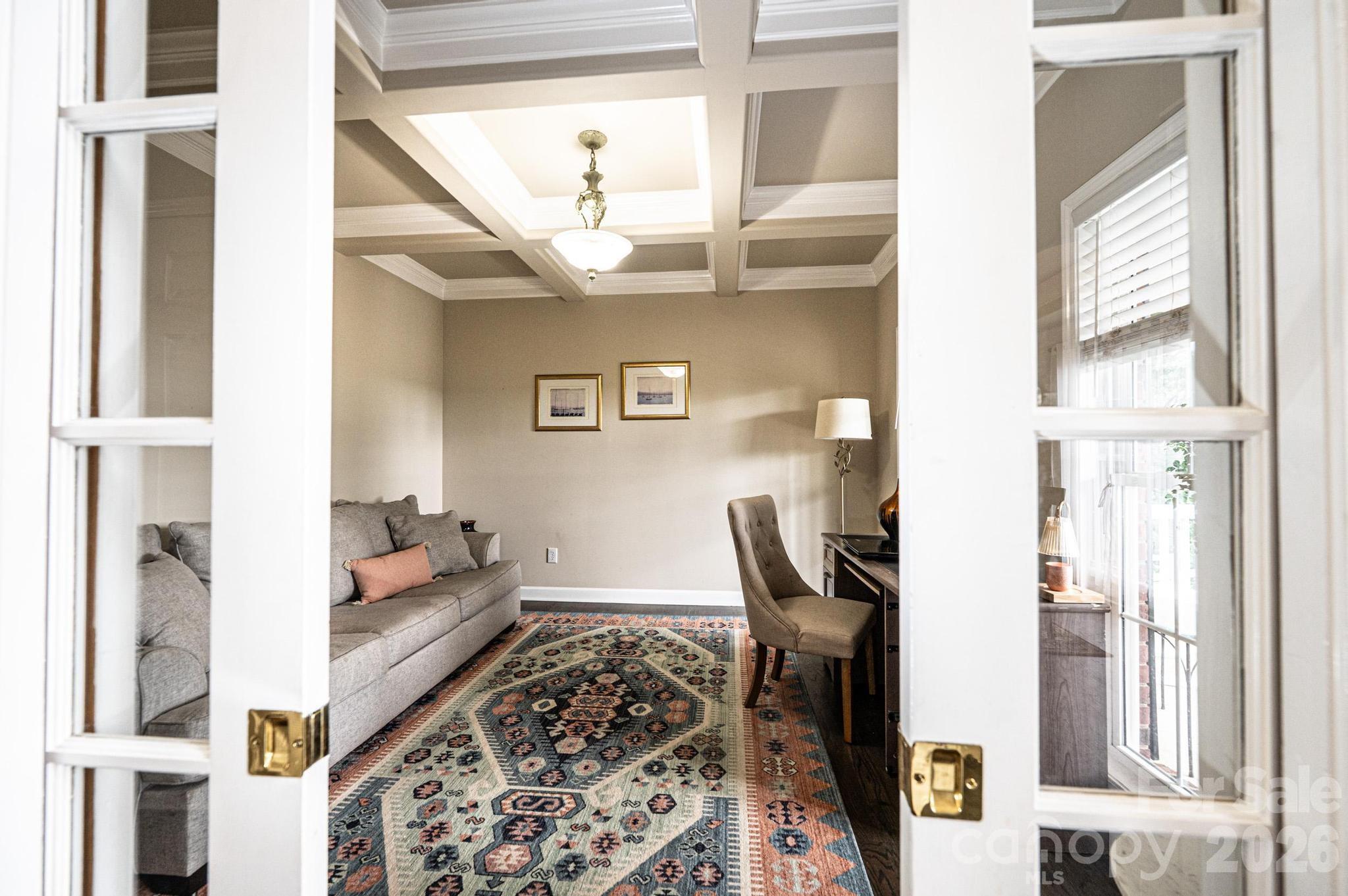 5700 Crown Terrace — Hickory