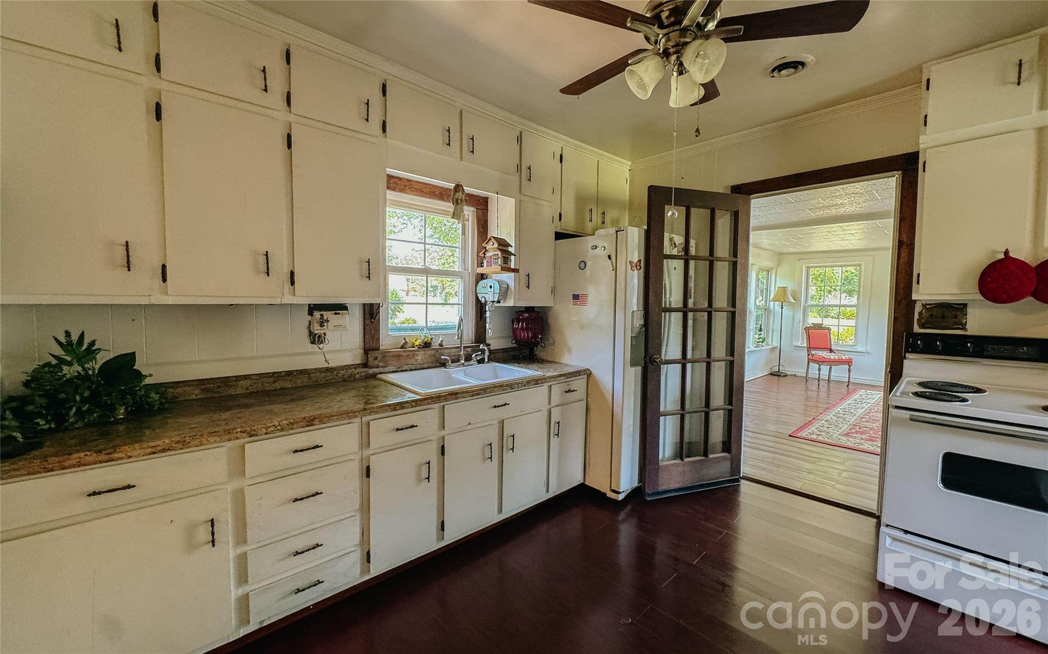 401 S Gold Branch Road — Richfield