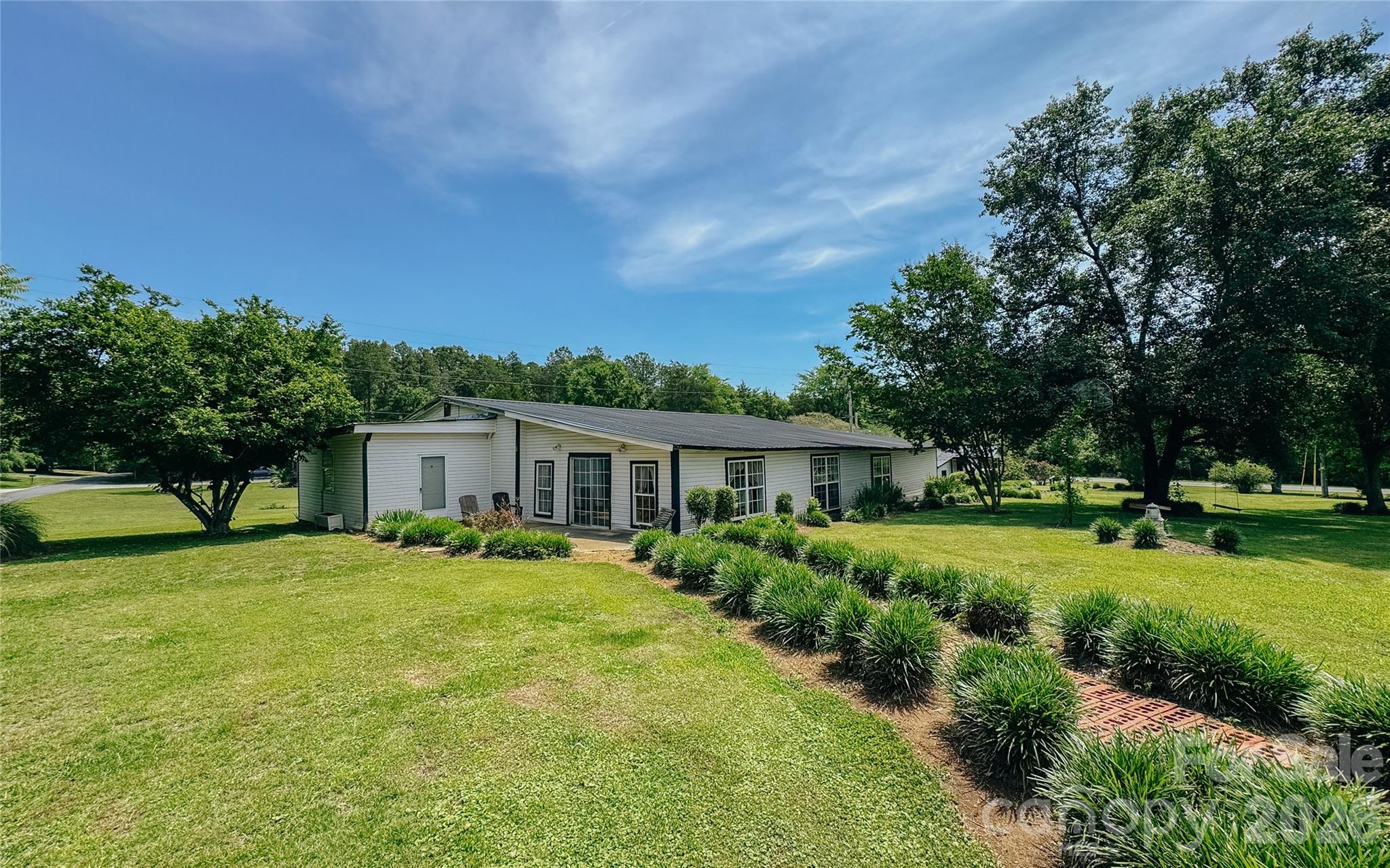 401 S Gold Branch Road — Richfield