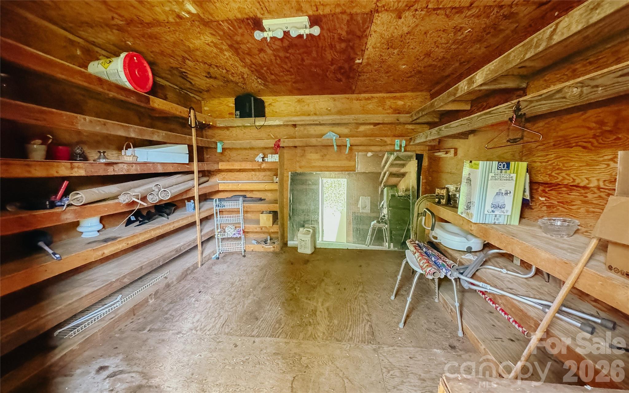 401 S Gold Branch Road — Richfield
