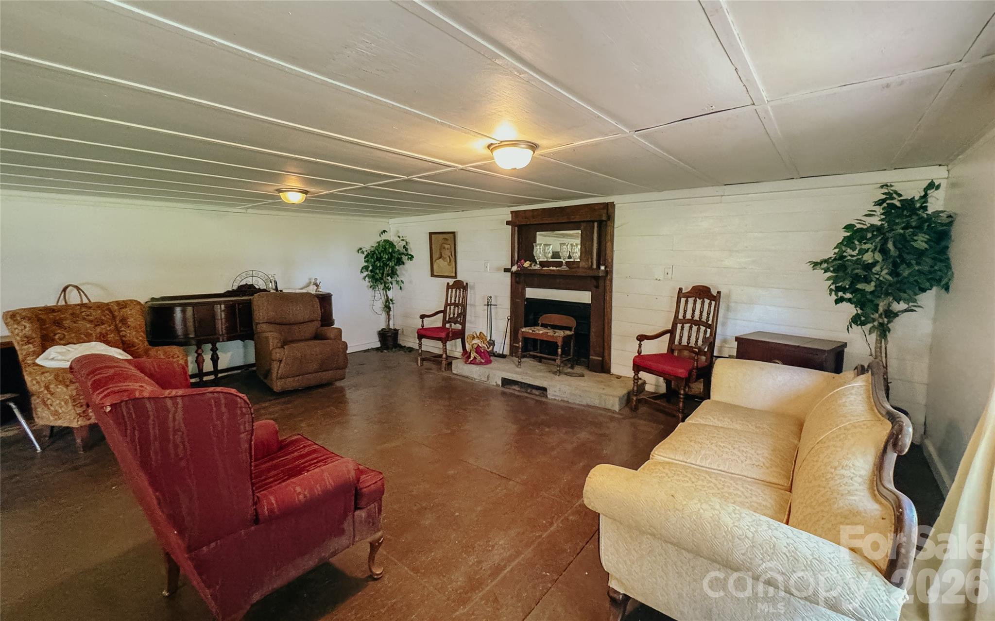 401 S Gold Branch Road — Richfield