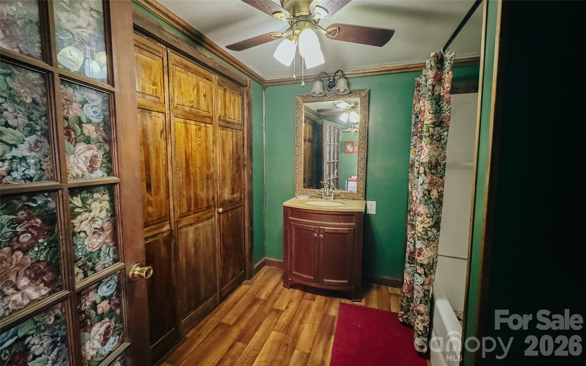 401 S Gold Branch Road — Richfield