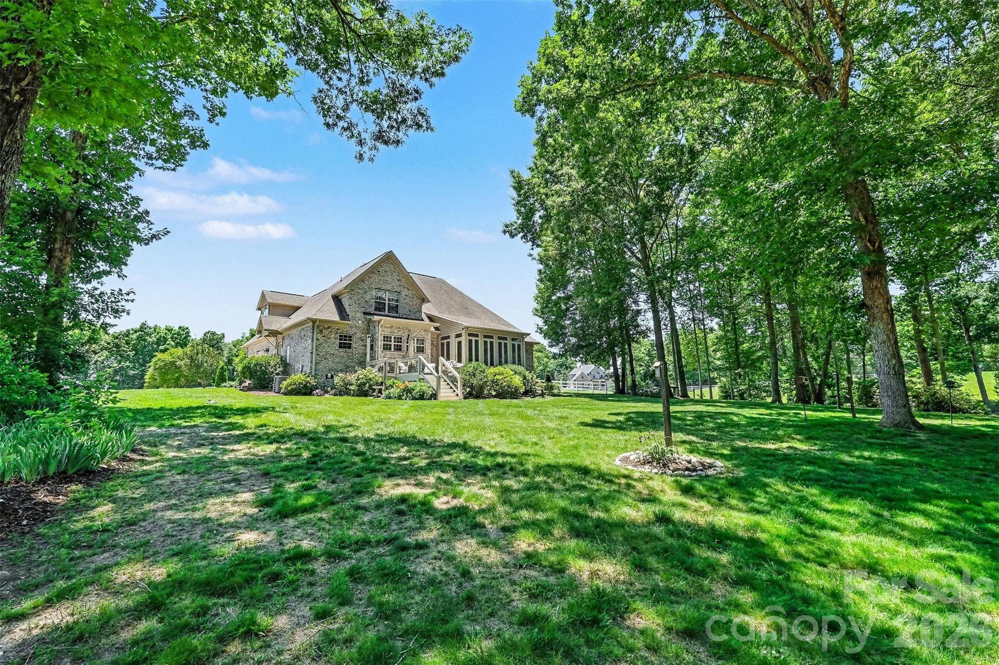 3415 Willow Creek Drive — Mount Pleasant