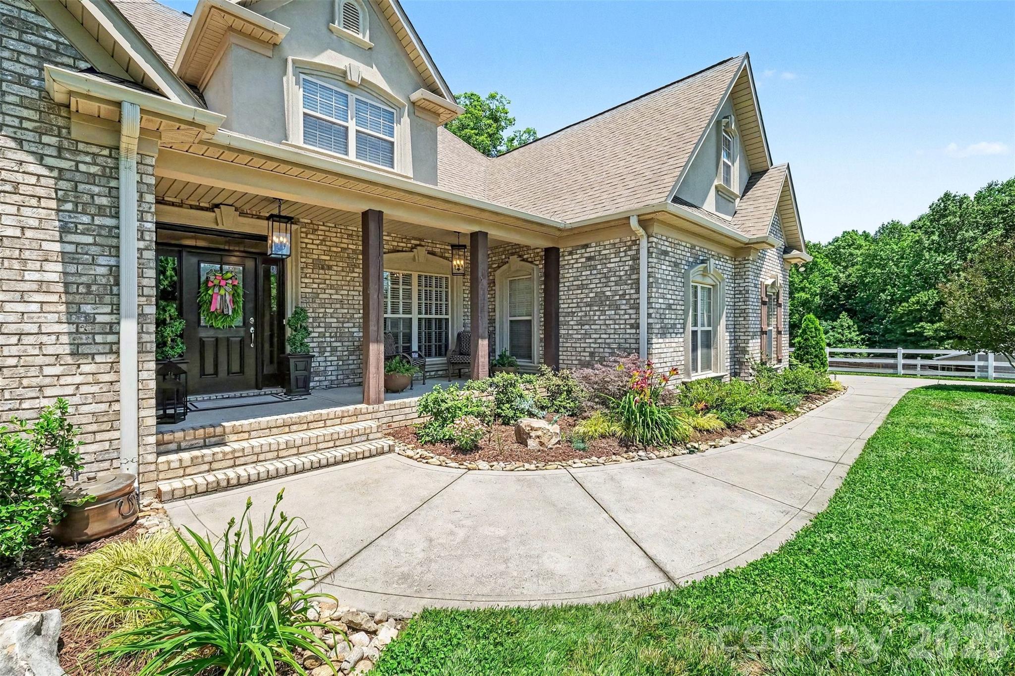 3415 Willow Creek Drive — Mount Pleasant