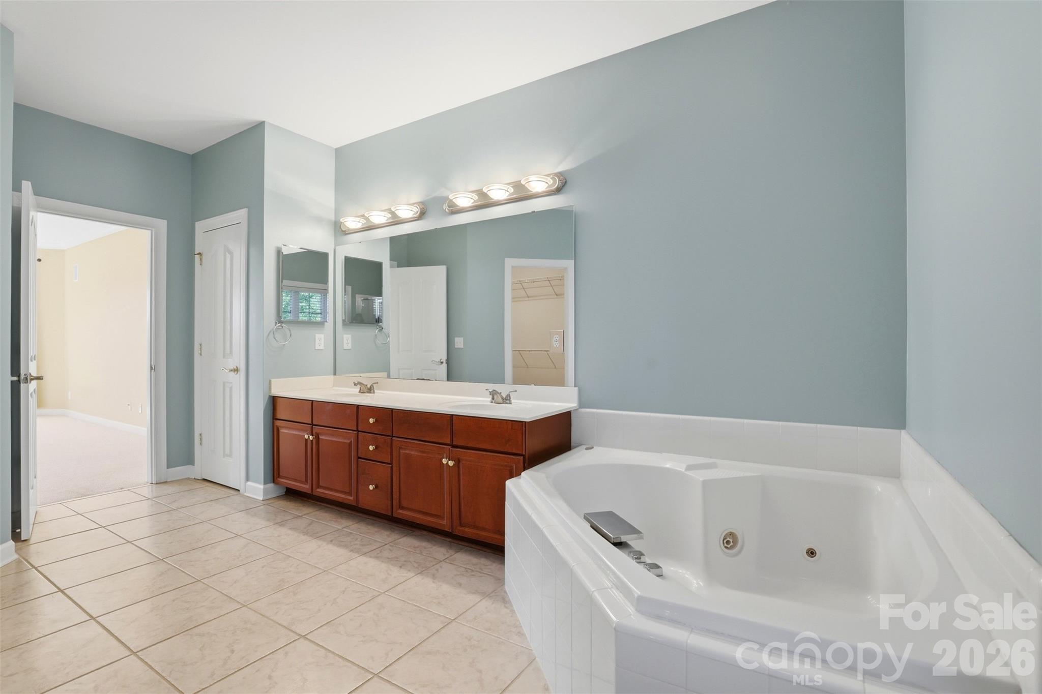 13937 Dovehunt Place — Charlotte