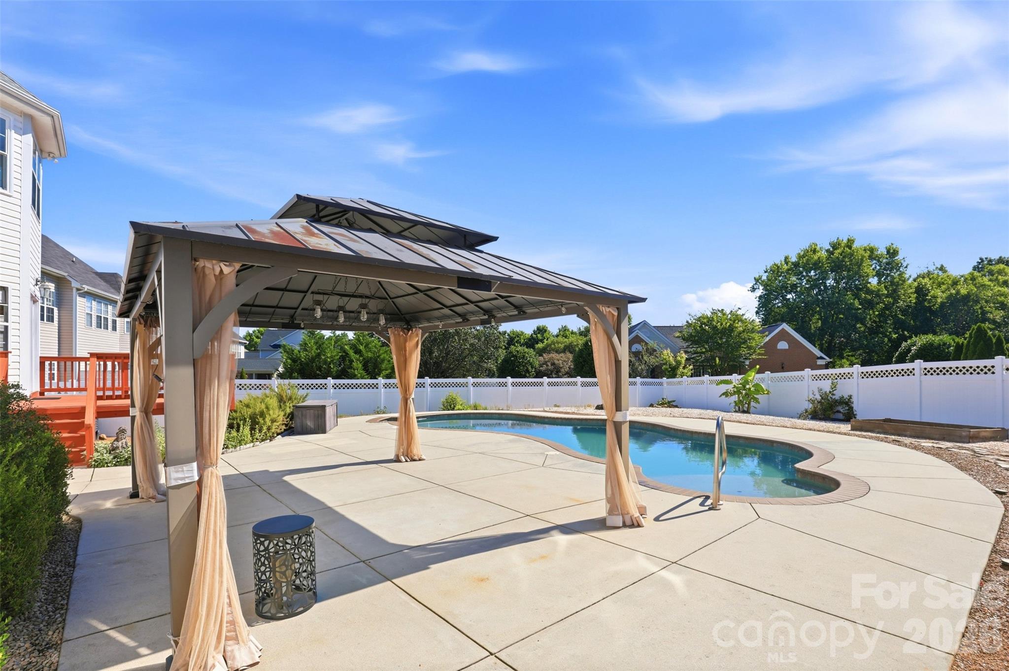 13937 Dovehunt Place — Charlotte