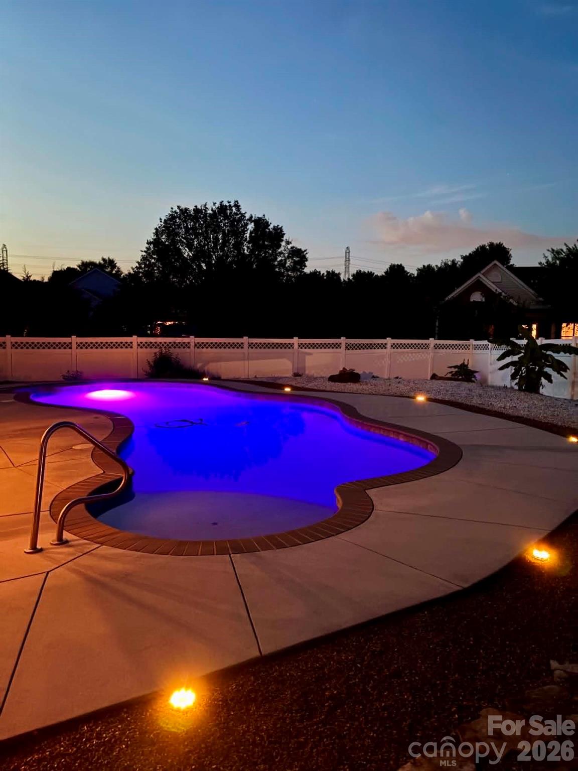 13937 Dovehunt Place — Charlotte