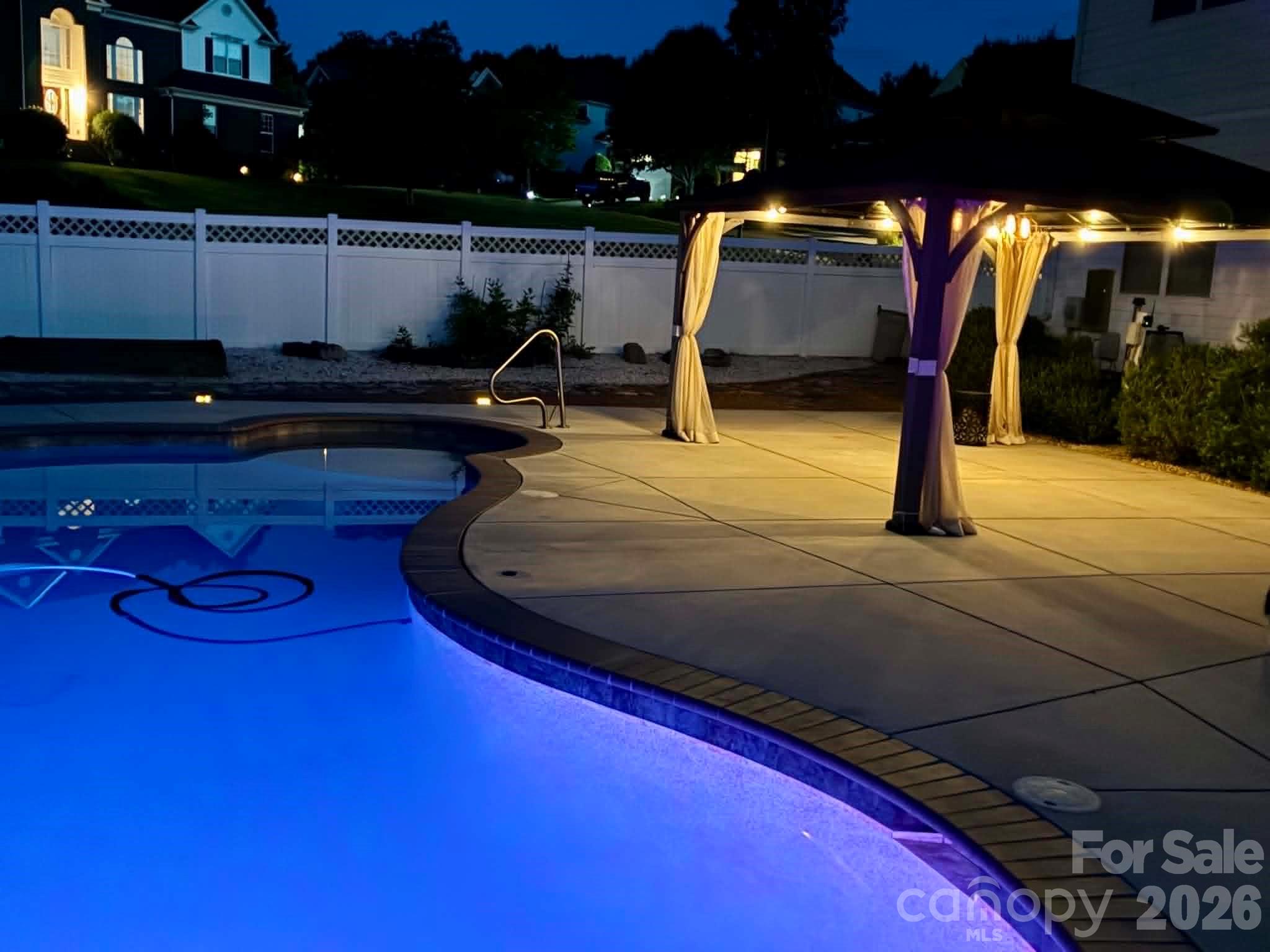 13937 Dovehunt Place — Charlotte