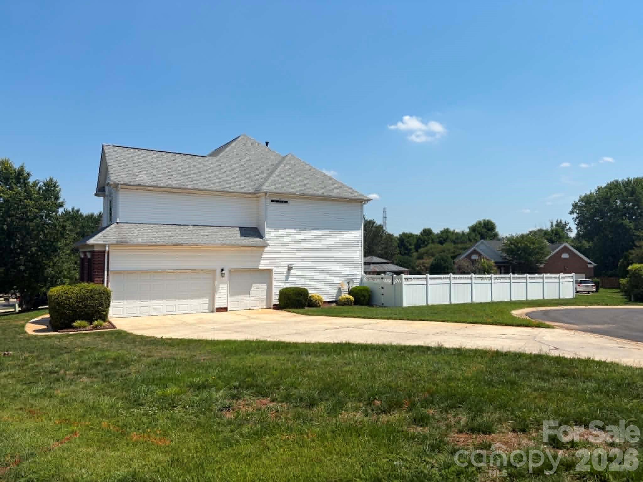 13937 Dovehunt Place — Charlotte