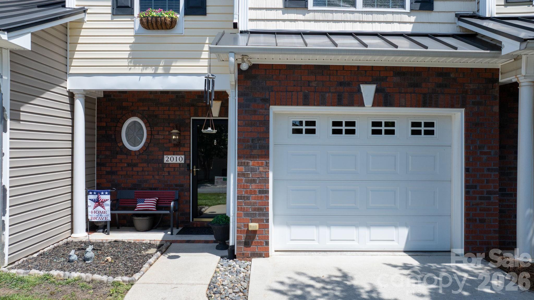 2010 Talbot Lane — Hickory