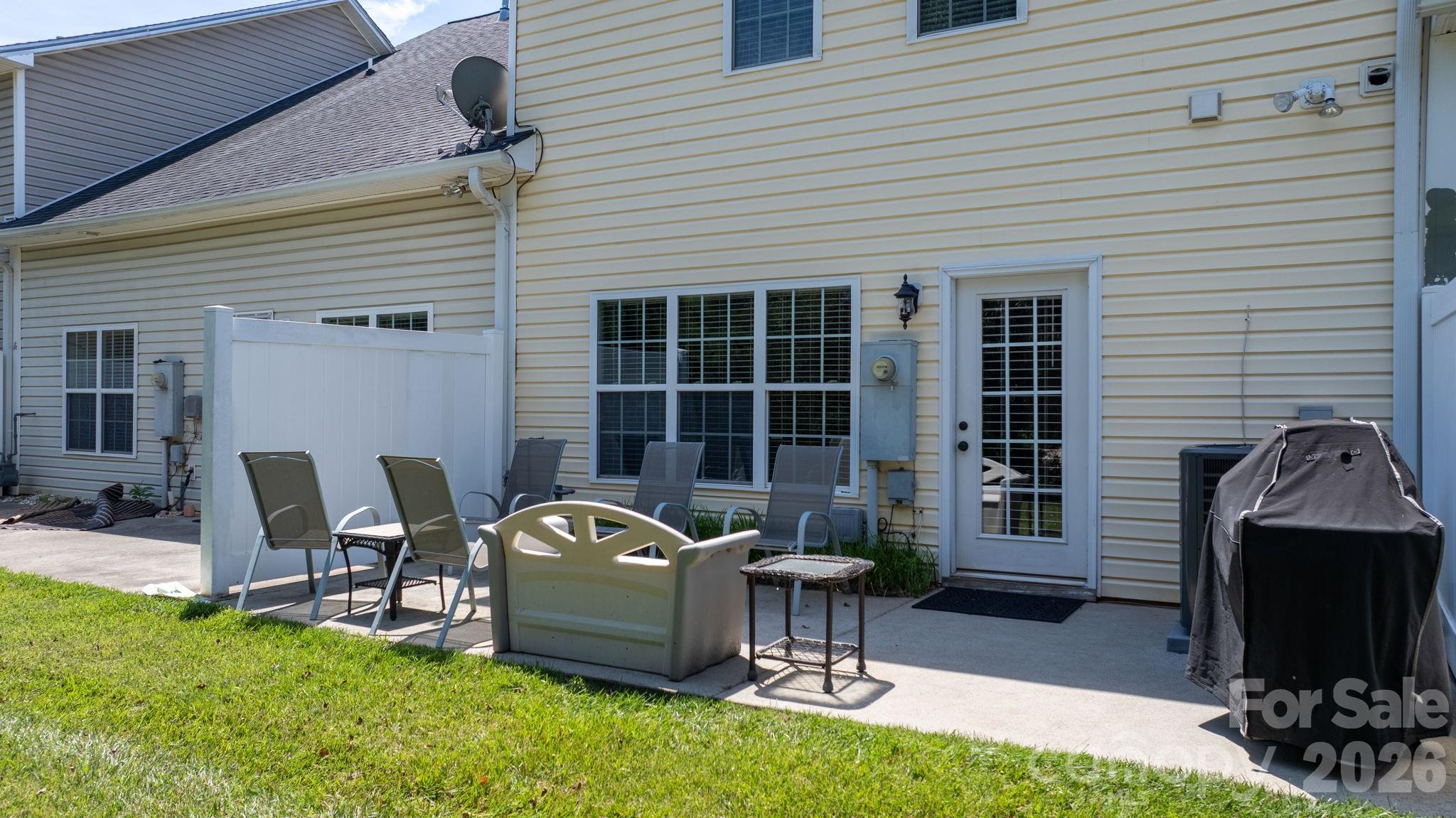 2010 Talbot Lane — Hickory