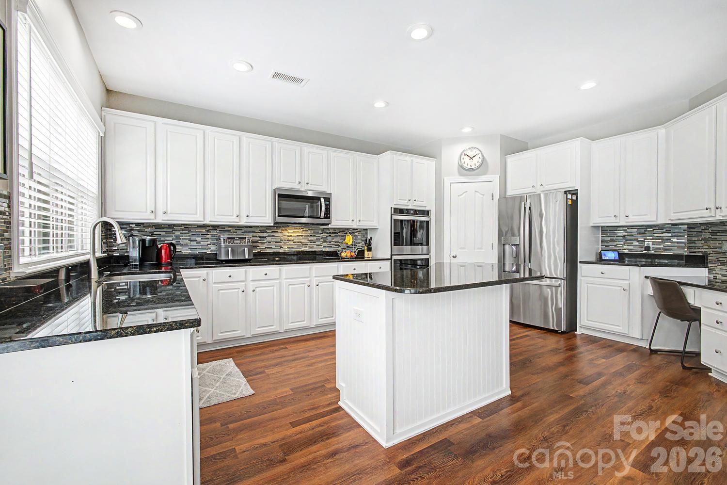 10913 Knight Castle Drive — Charlotte