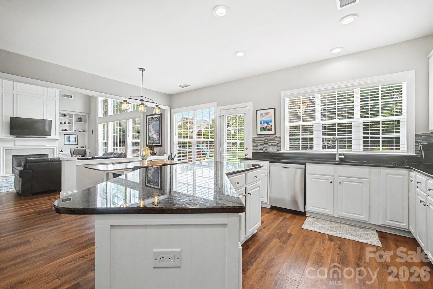 10913 Knight Castle Drive — Charlotte