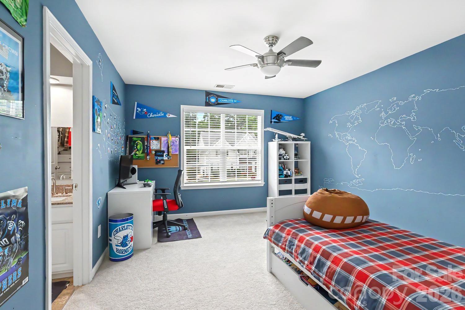 10913 Knight Castle Drive — Charlotte