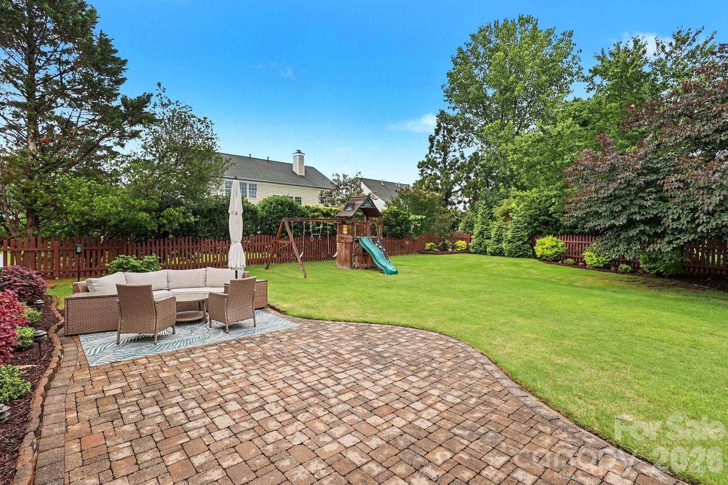 10913 Knight Castle Drive — Charlotte