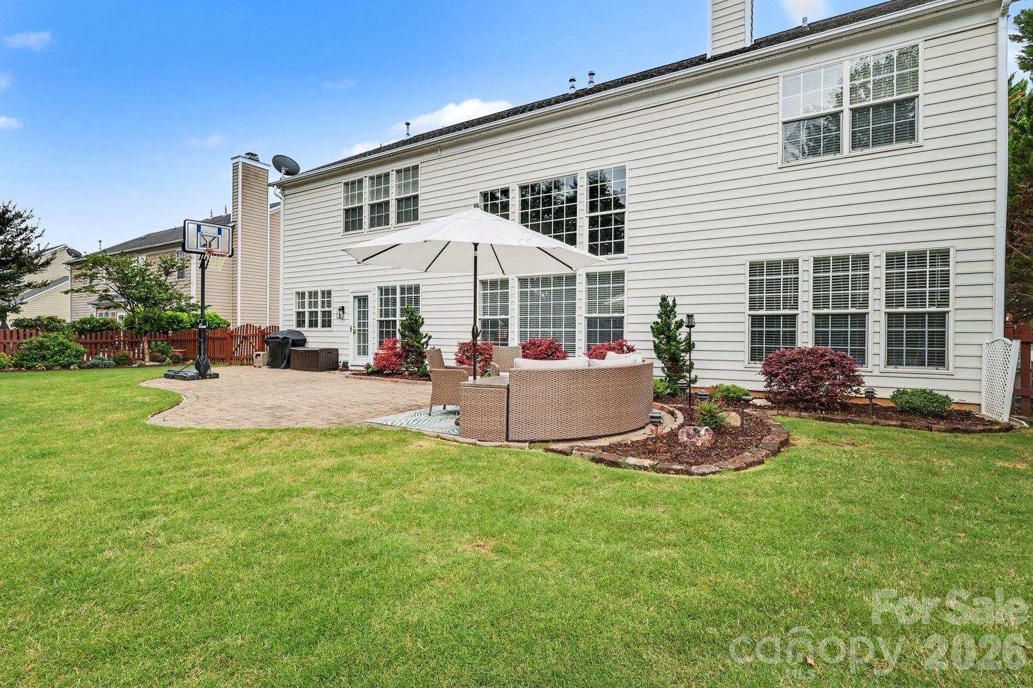 10913 Knight Castle Drive — Charlotte