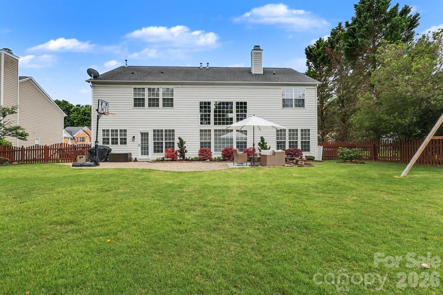 10913 Knight Castle Drive — Charlotte