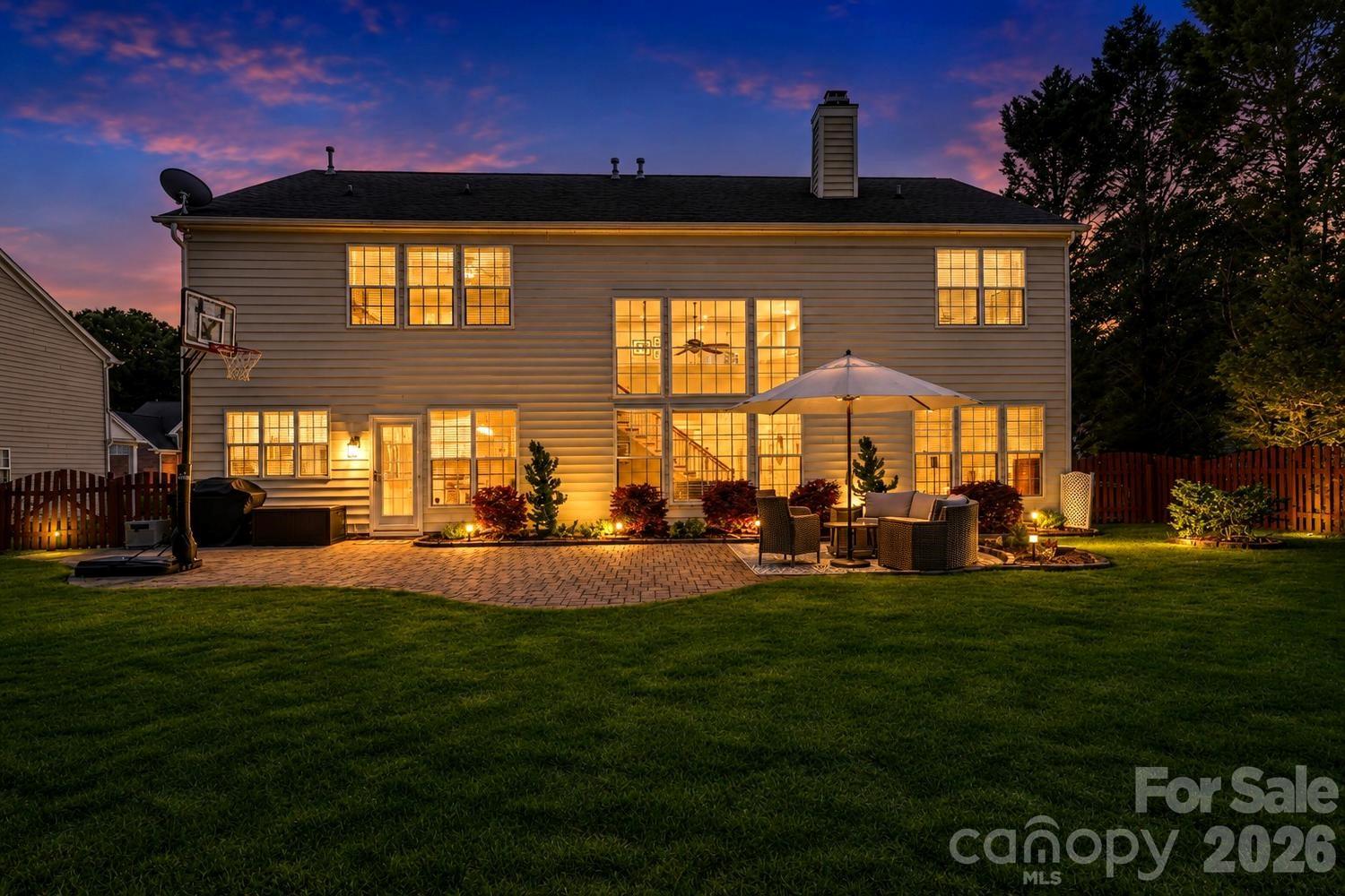 10913 Knight Castle Drive — Charlotte