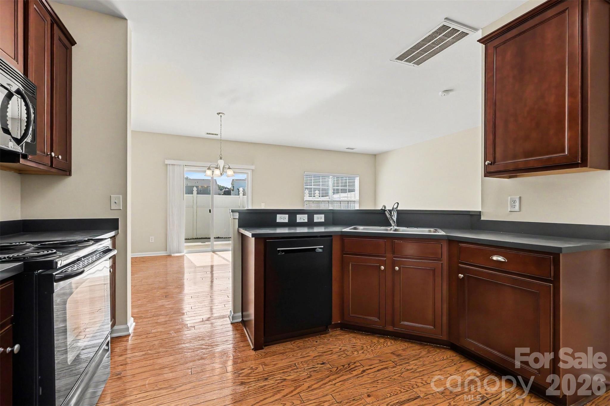 11718 Stockdale Court — Pineville
