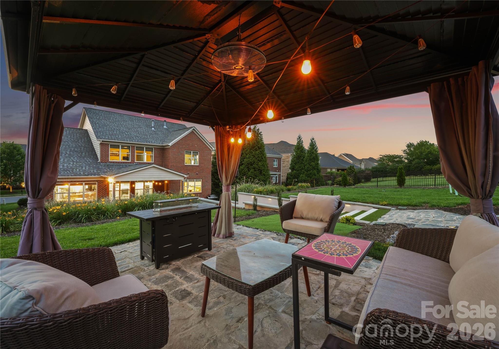 803 Five Leaf Lane — Waxhaw