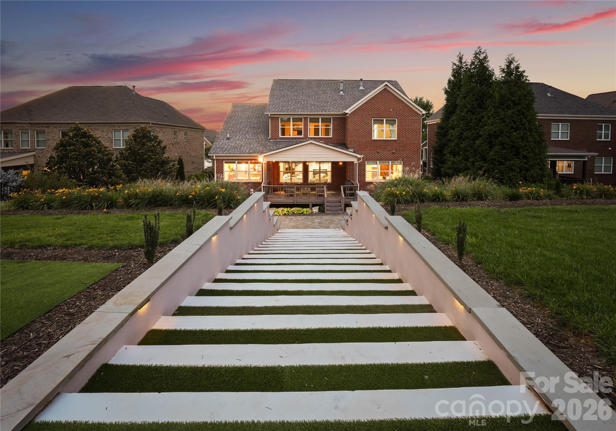 803 Five Leaf Lane — Waxhaw