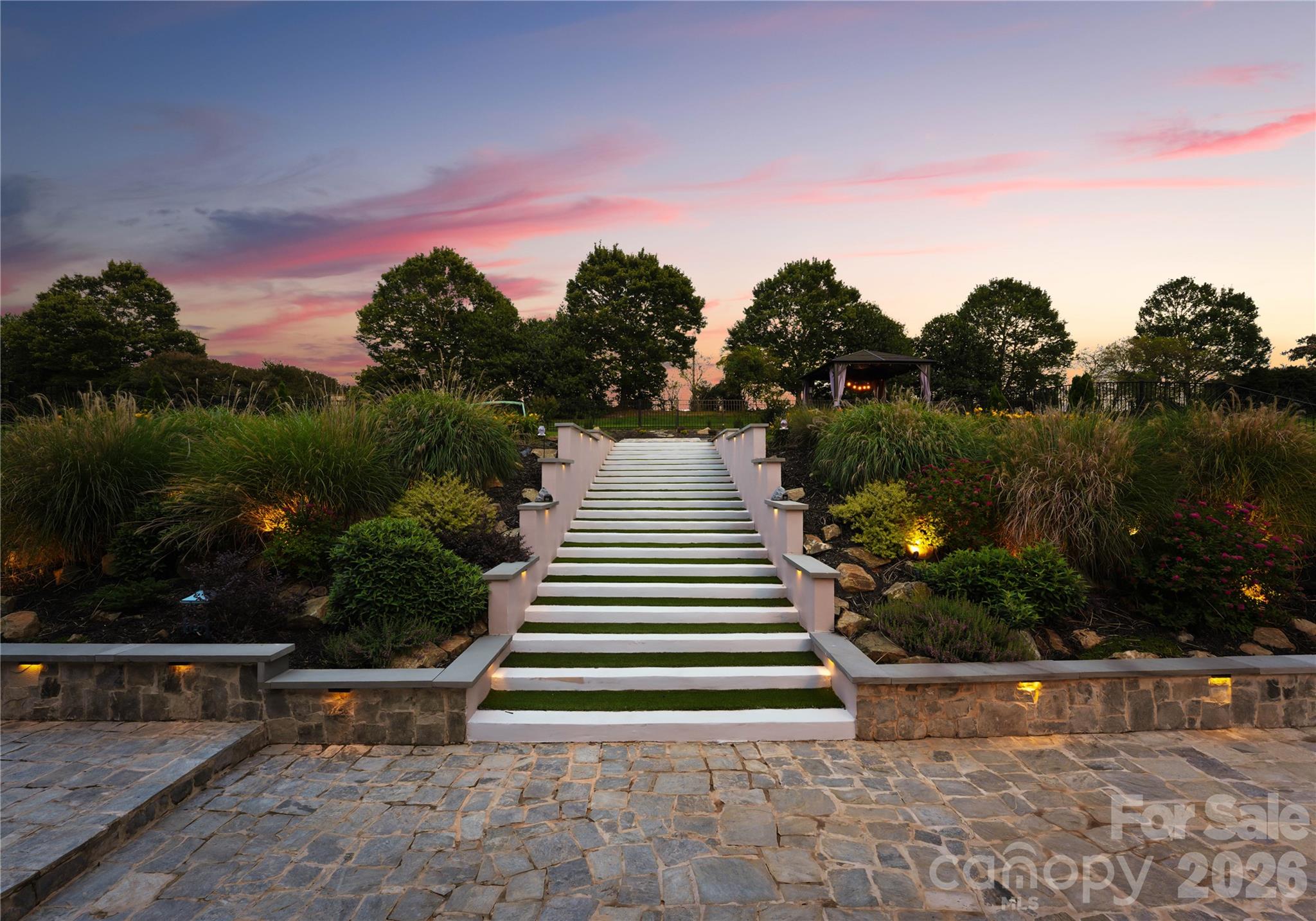 803 Five Leaf Lane — Waxhaw