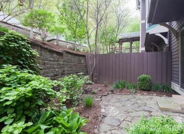 45 Creekside Way #I/102 — Burnsville